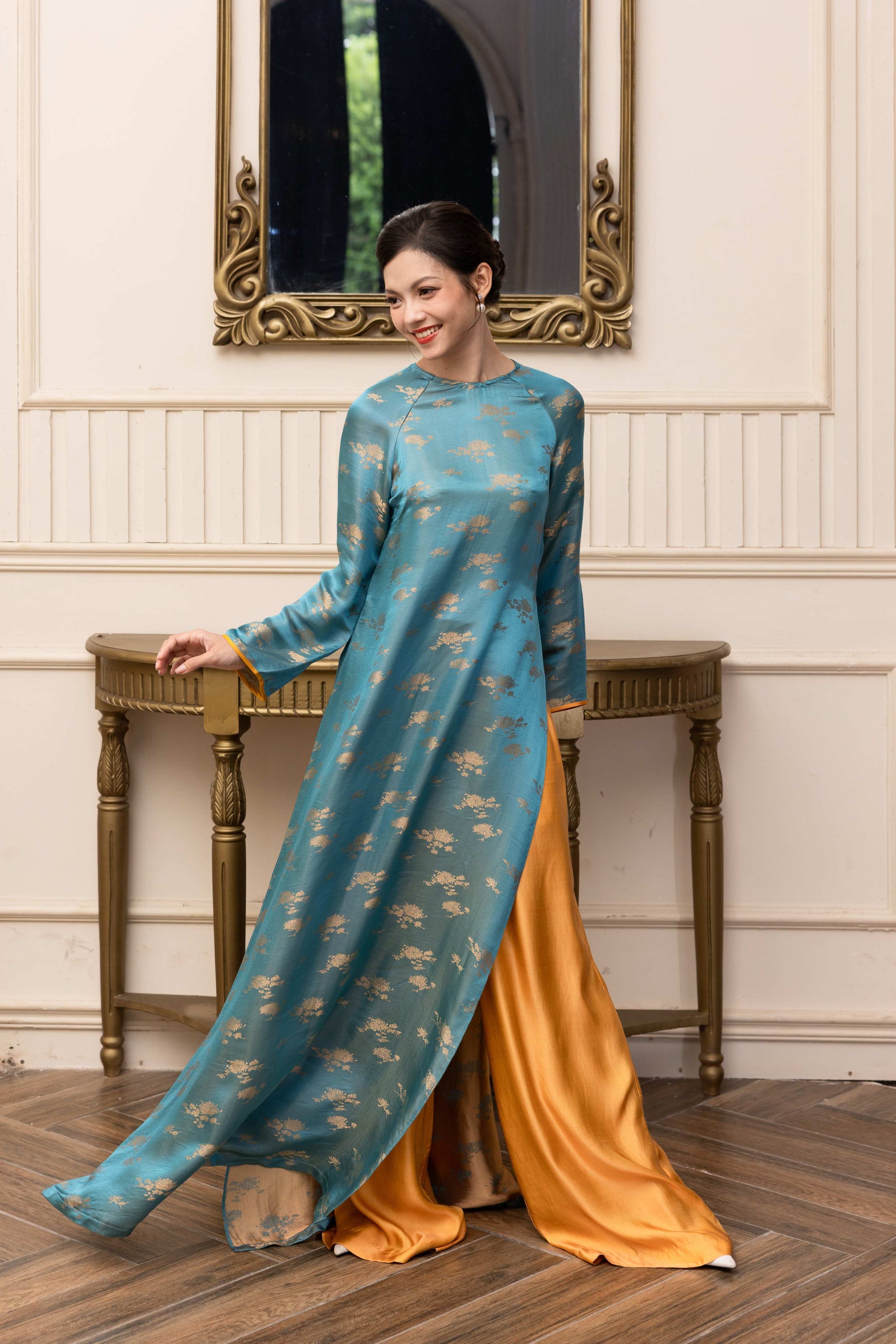 Formal Vietnamese silk long sleeve dress AS-106 AO DAI MYAN Formal Vietnamese silk long sleeve dress AS-106 AO DAI MYAN