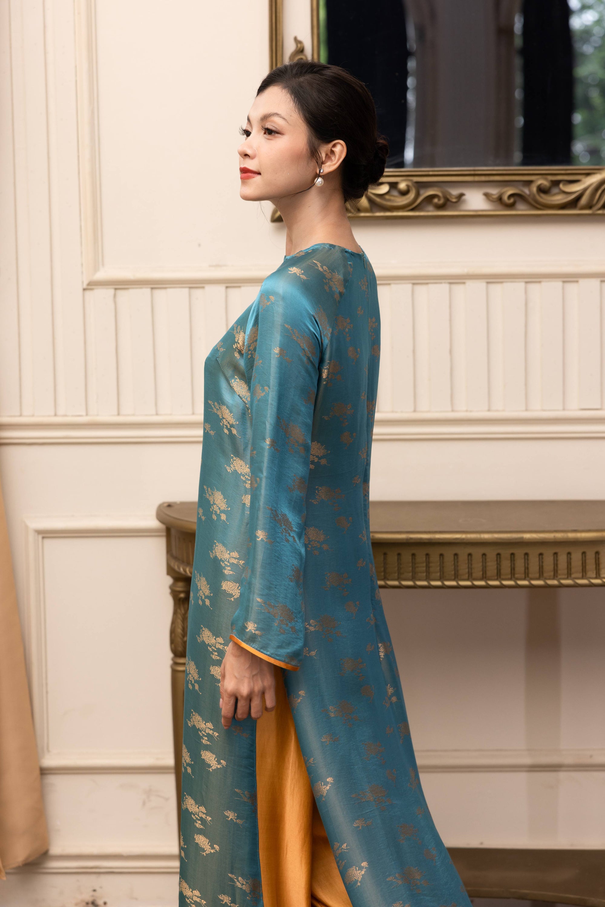 Formal Vietnamese silk long sleeve dress