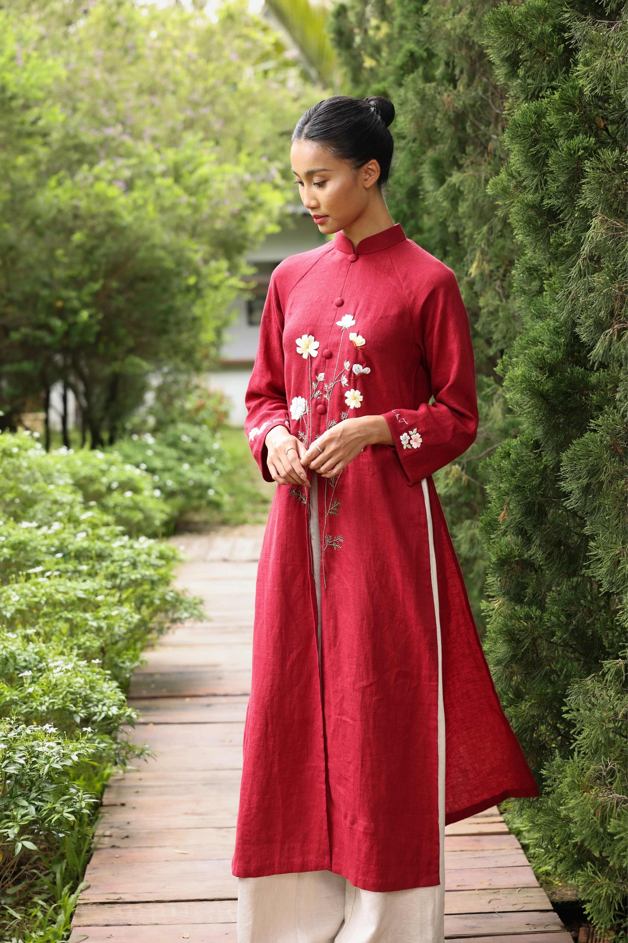 Front-slit linen ao dai