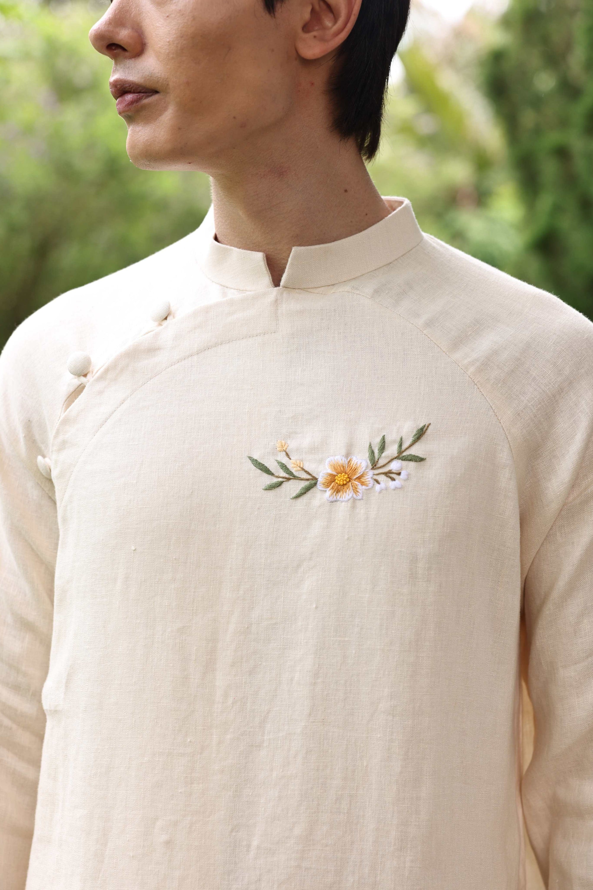 Hand-embroidered ao dai Vietnam for men