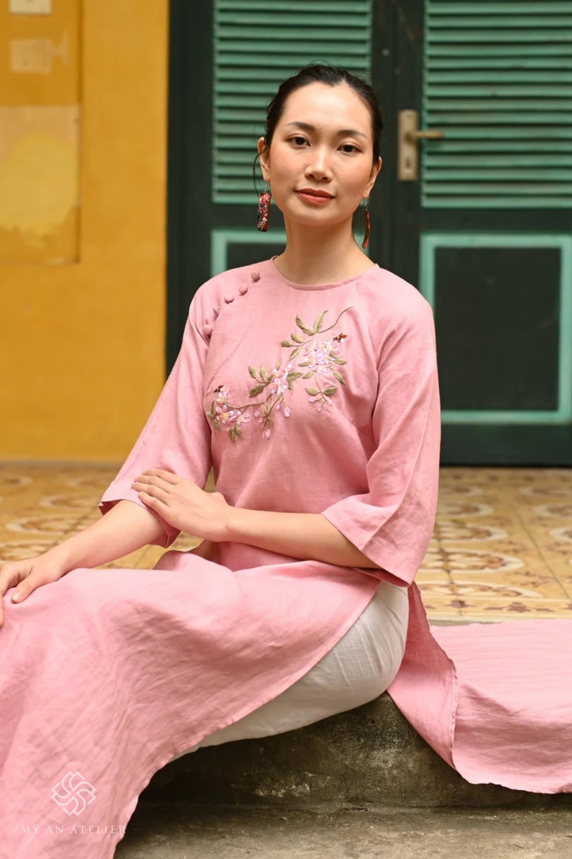 Hand-embroidered linen pink ao dai