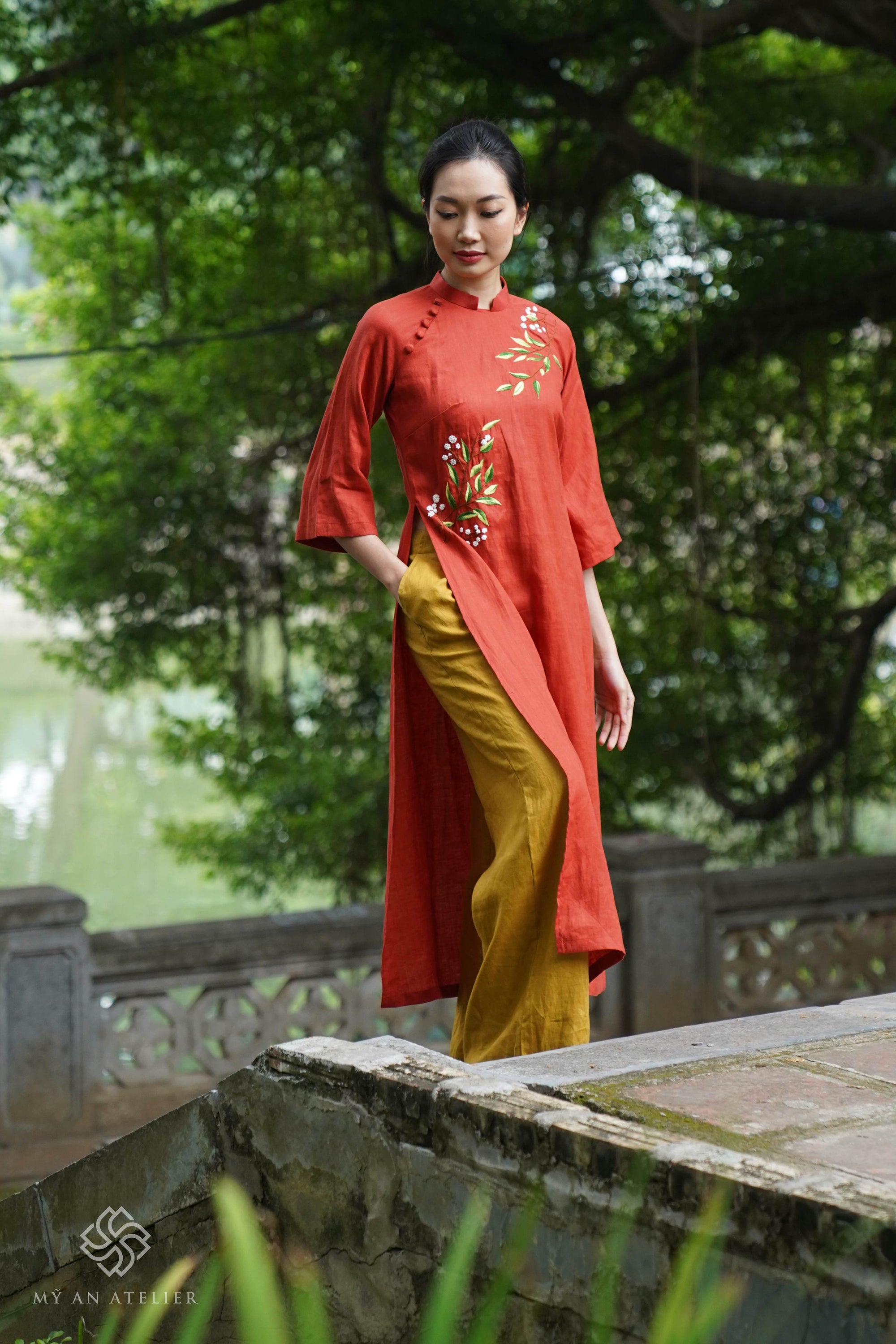 Hand-embroidered linen tunic