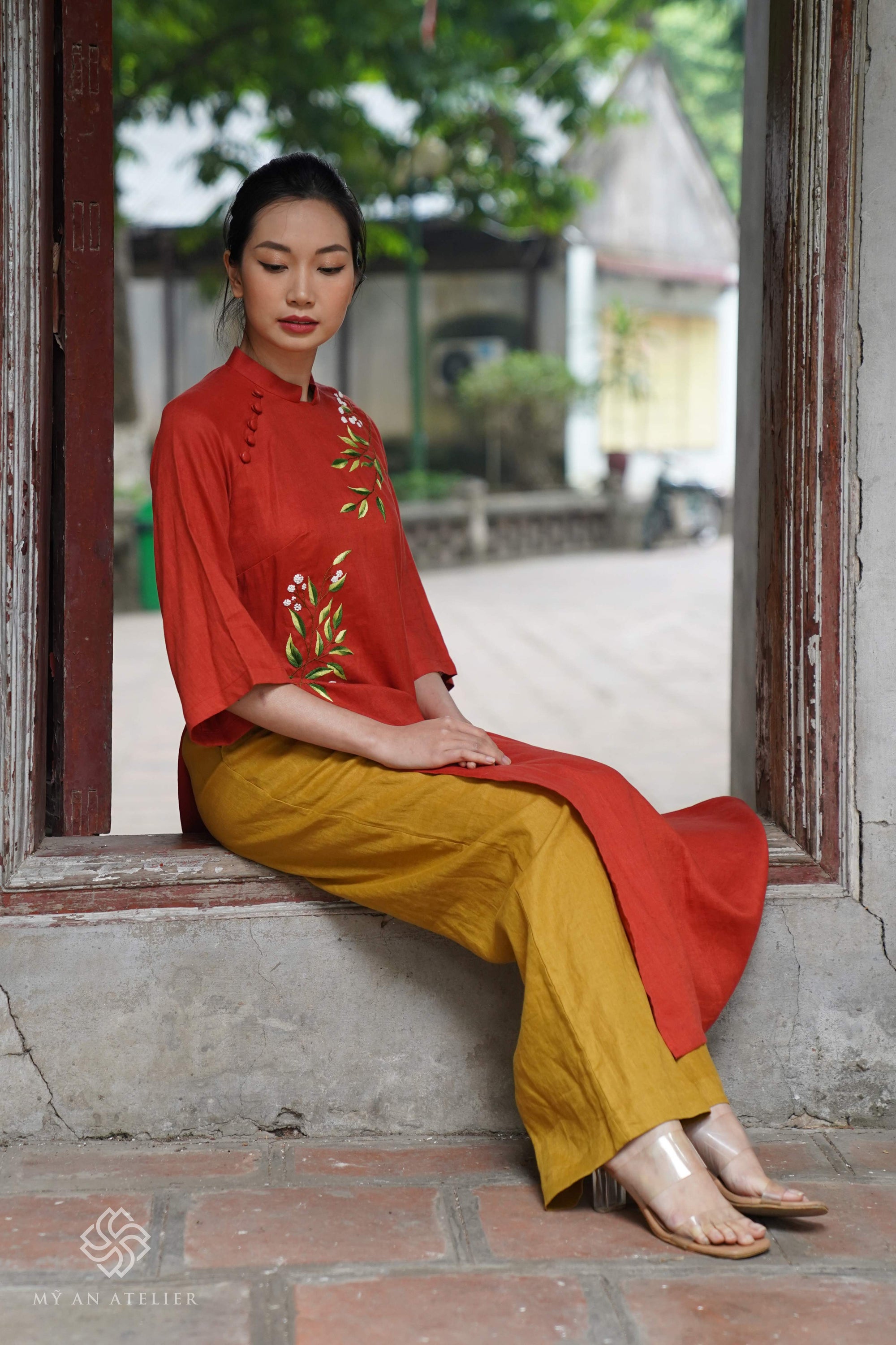 Hand-embroidered linen tunic