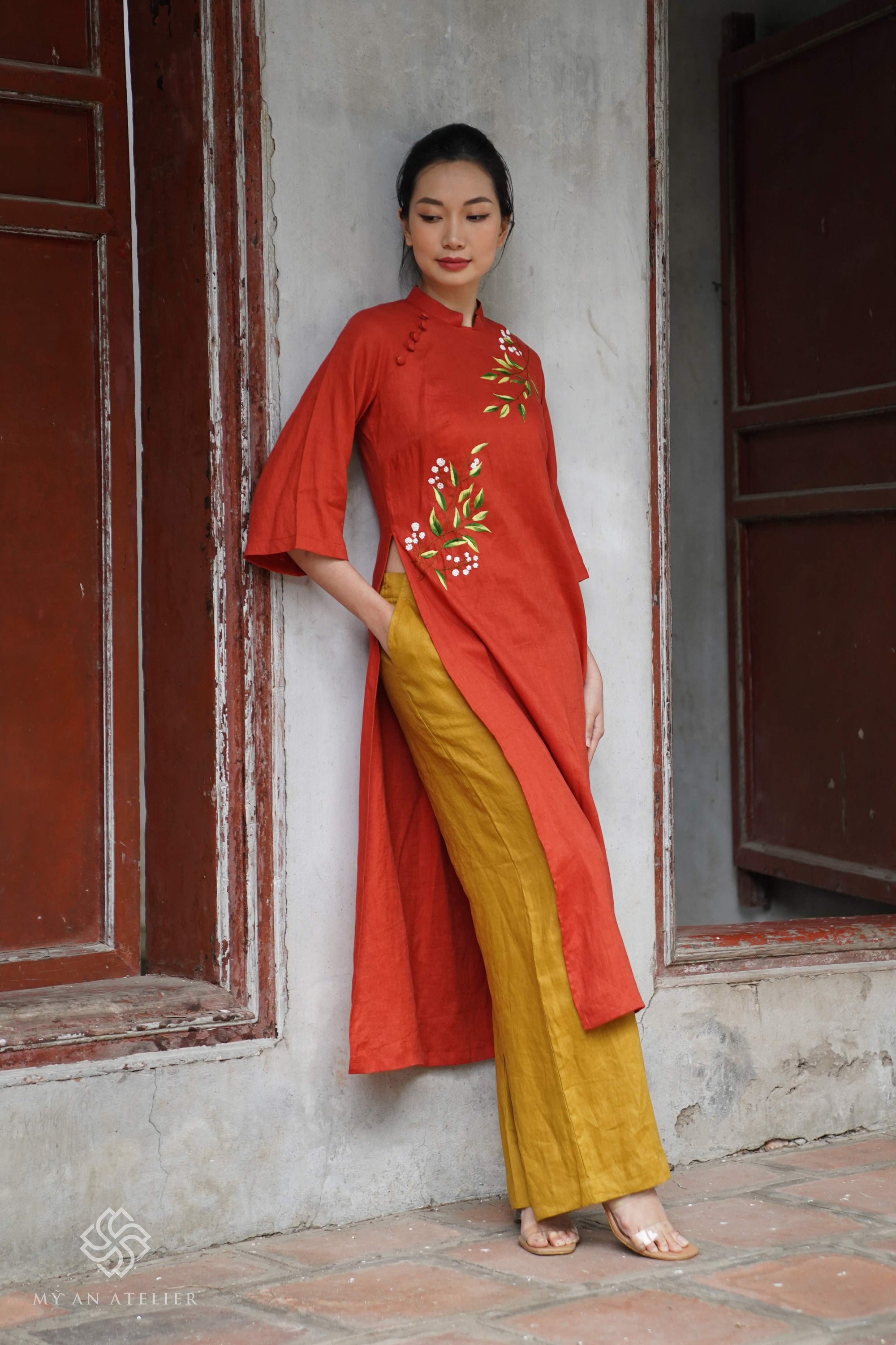Hand-embroidered linen tunic