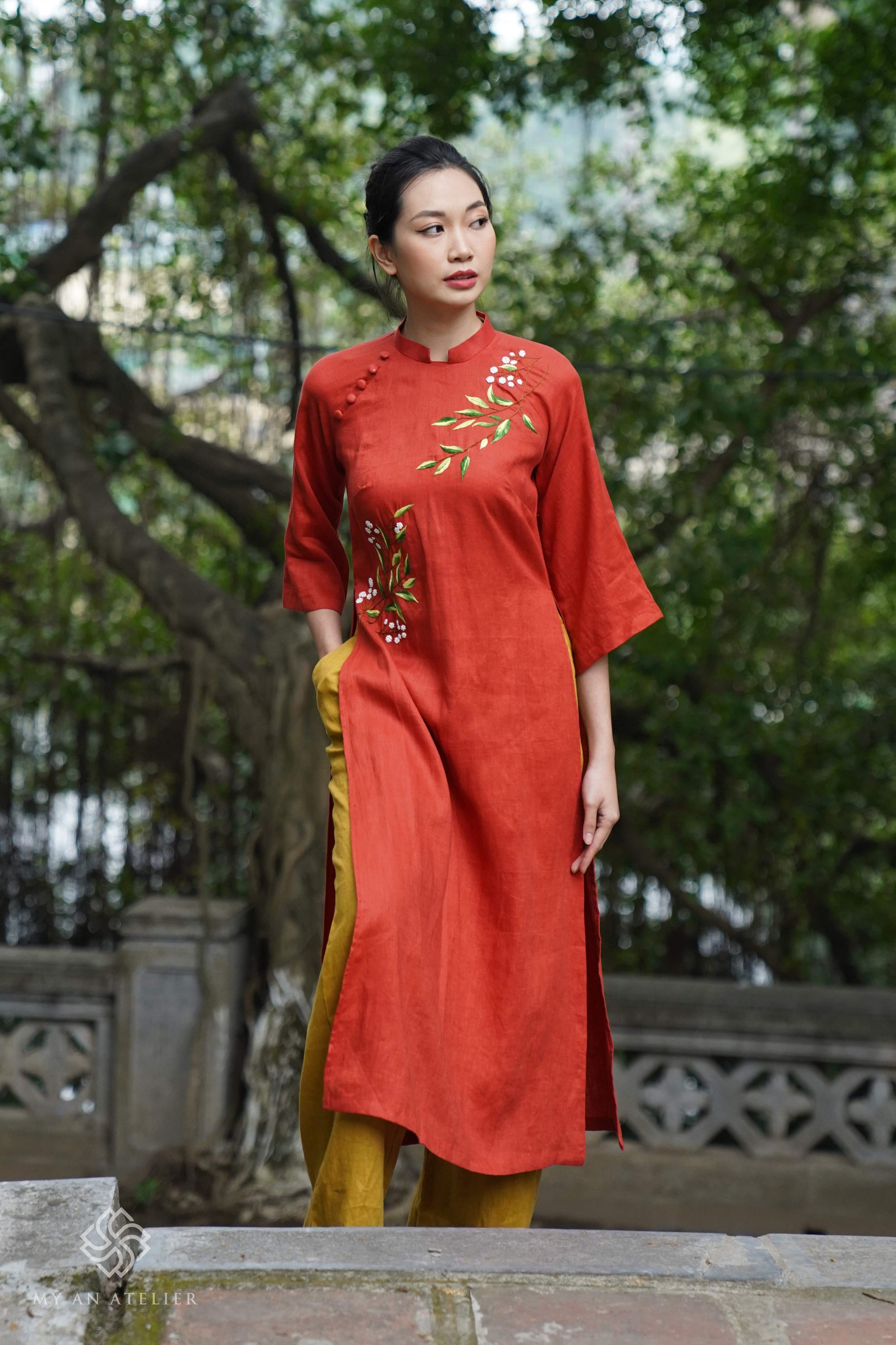 Hand-embroidered linen tunic