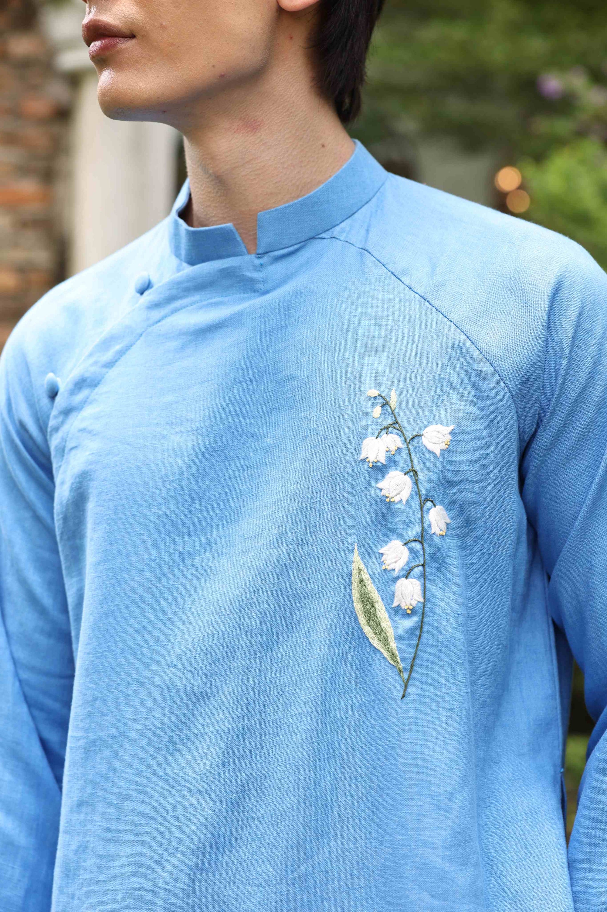 Hand-embroidered linen tunic for men