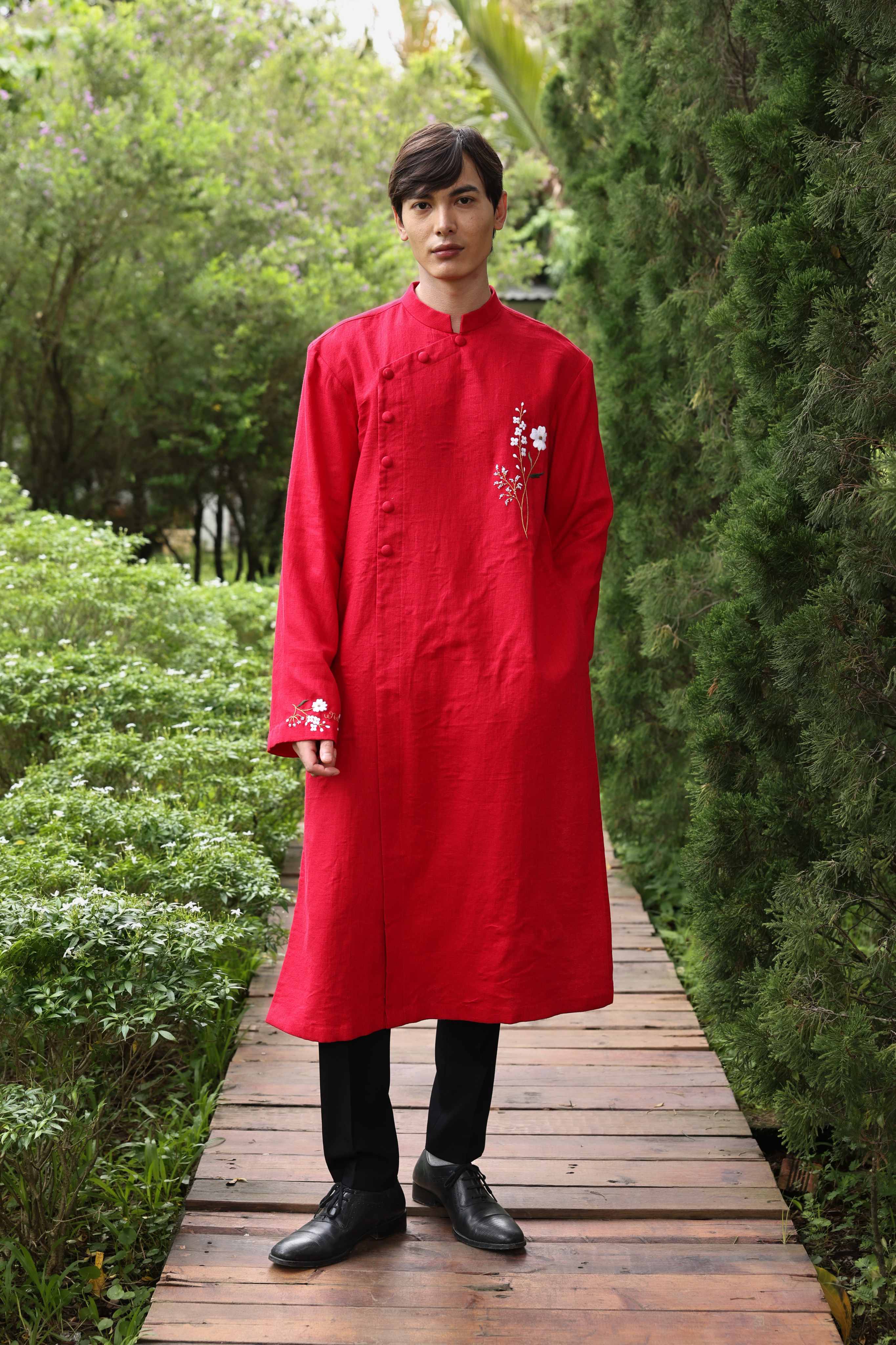 Hand-embroidered men’s wedding ao dai – AO DAI MYAN