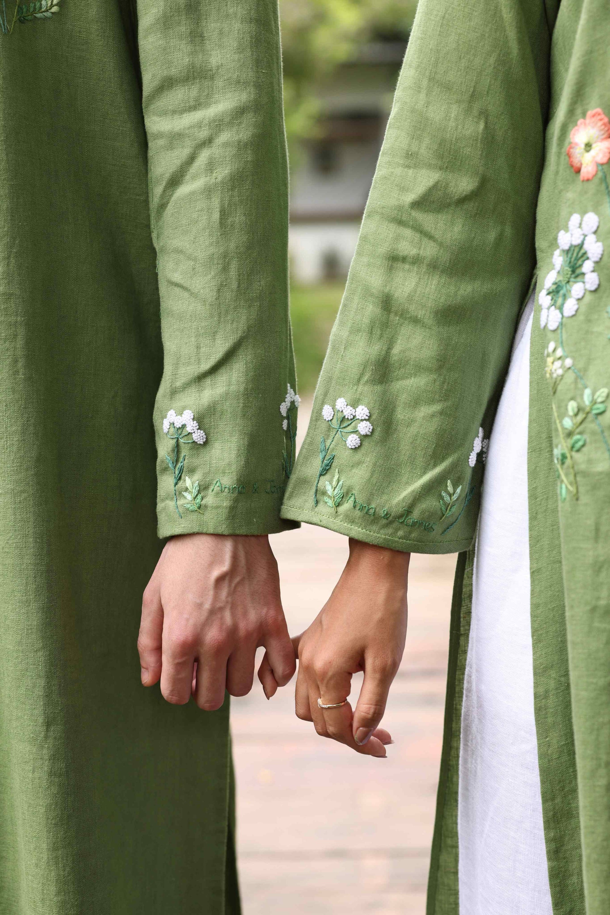 Vietnamese couple ao dai 