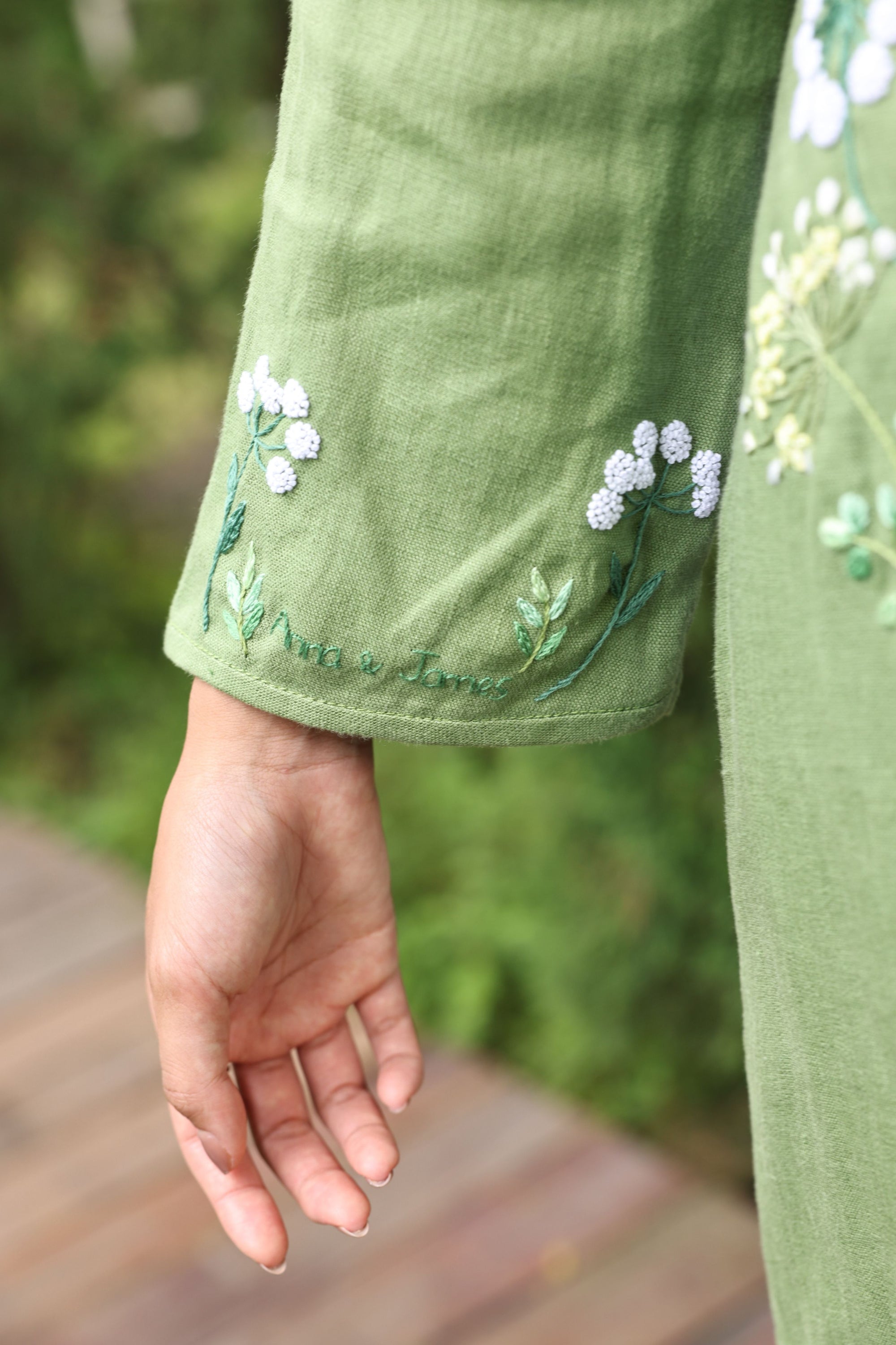 Vietnamese couple ao dai 