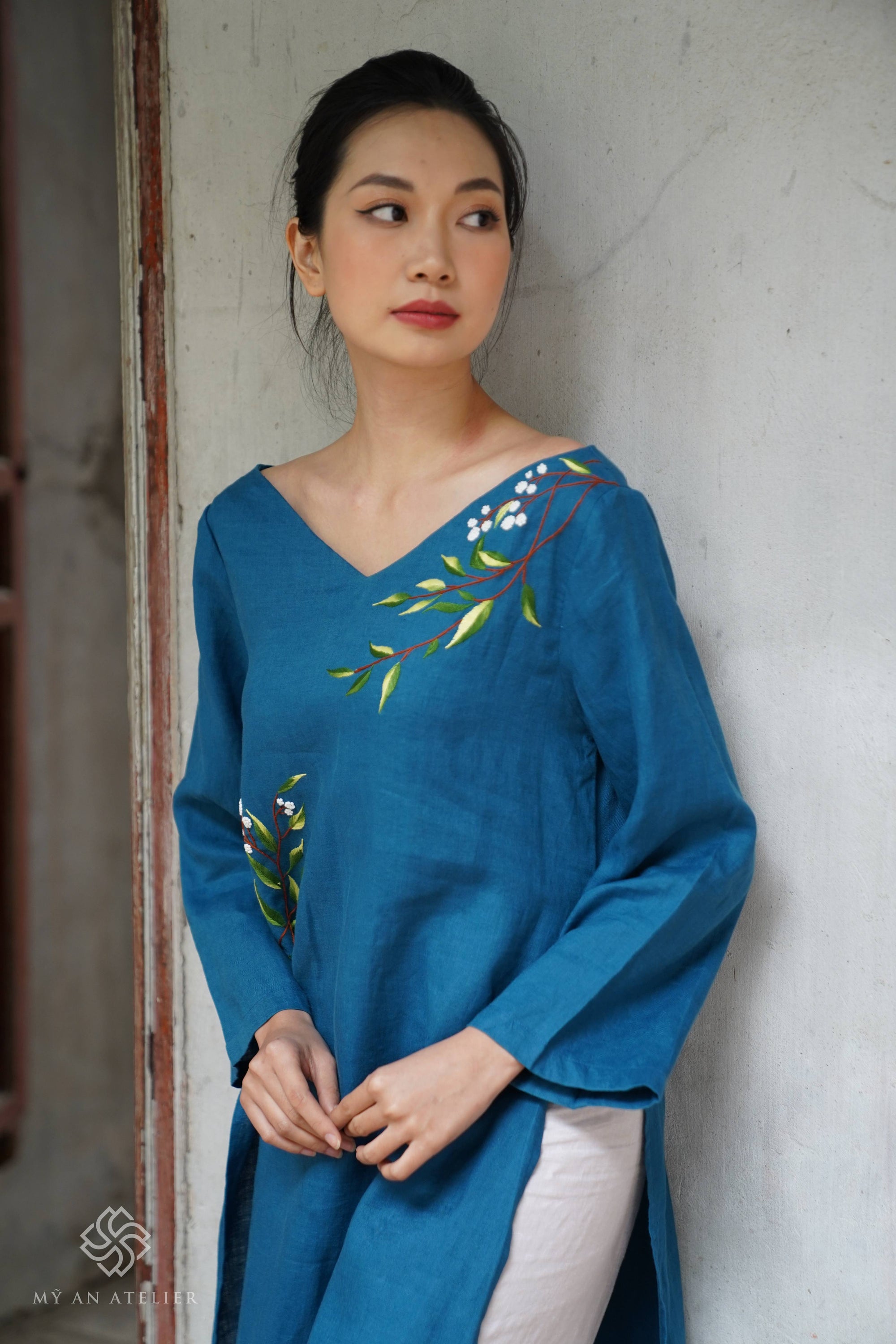 Linen Vietnamese female dress