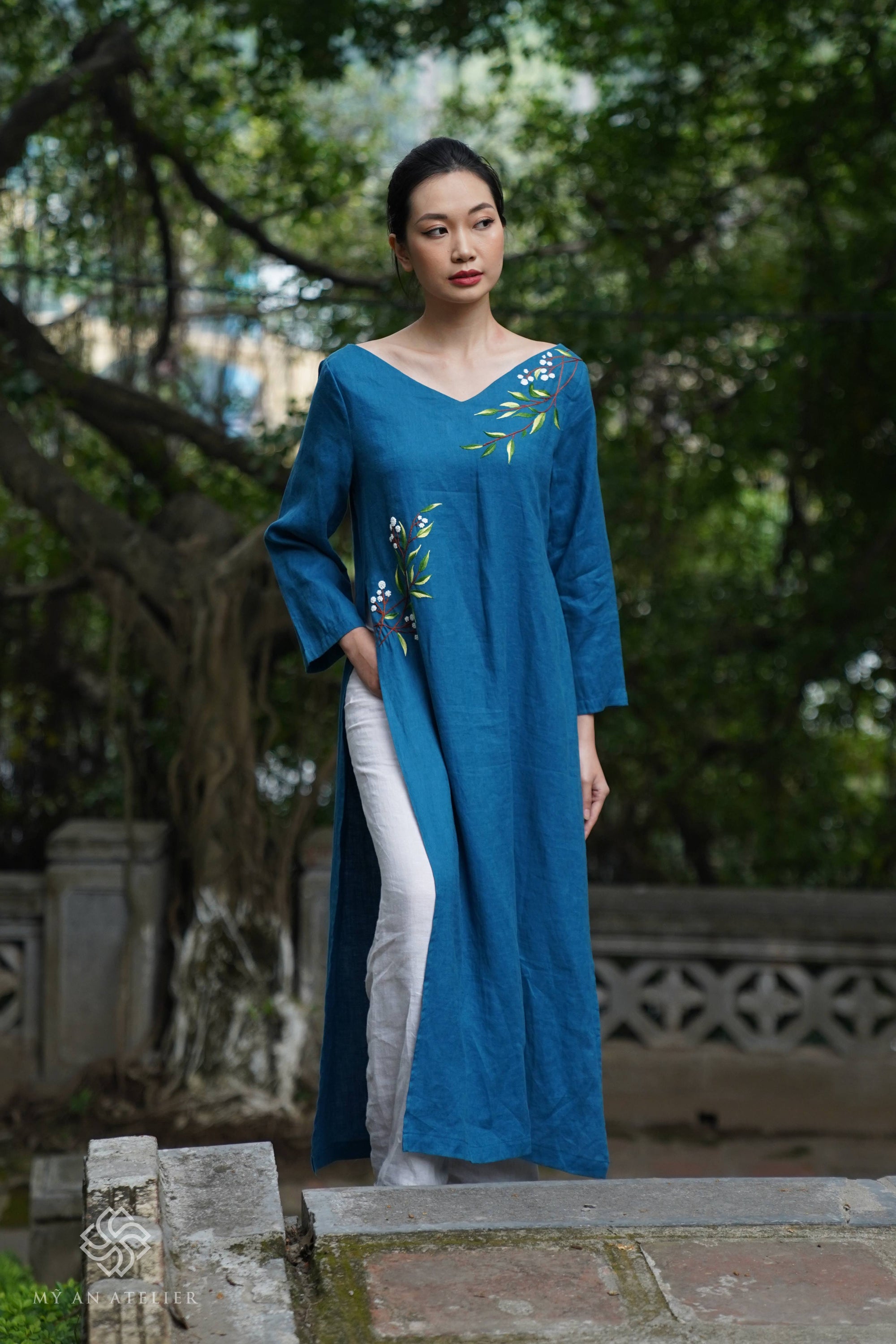 Linen Vietnamese female dress