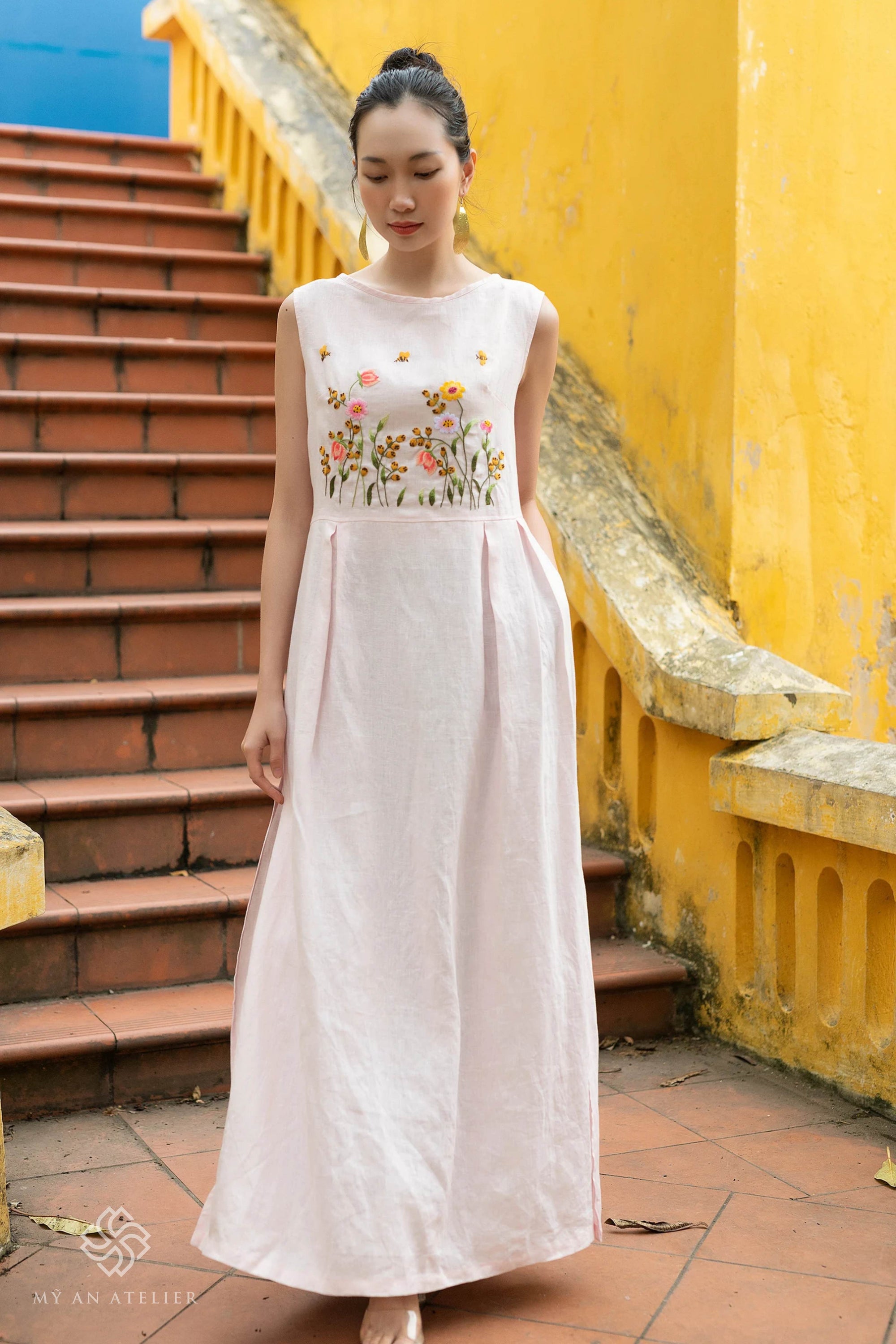 Linen Vietnamese women dress