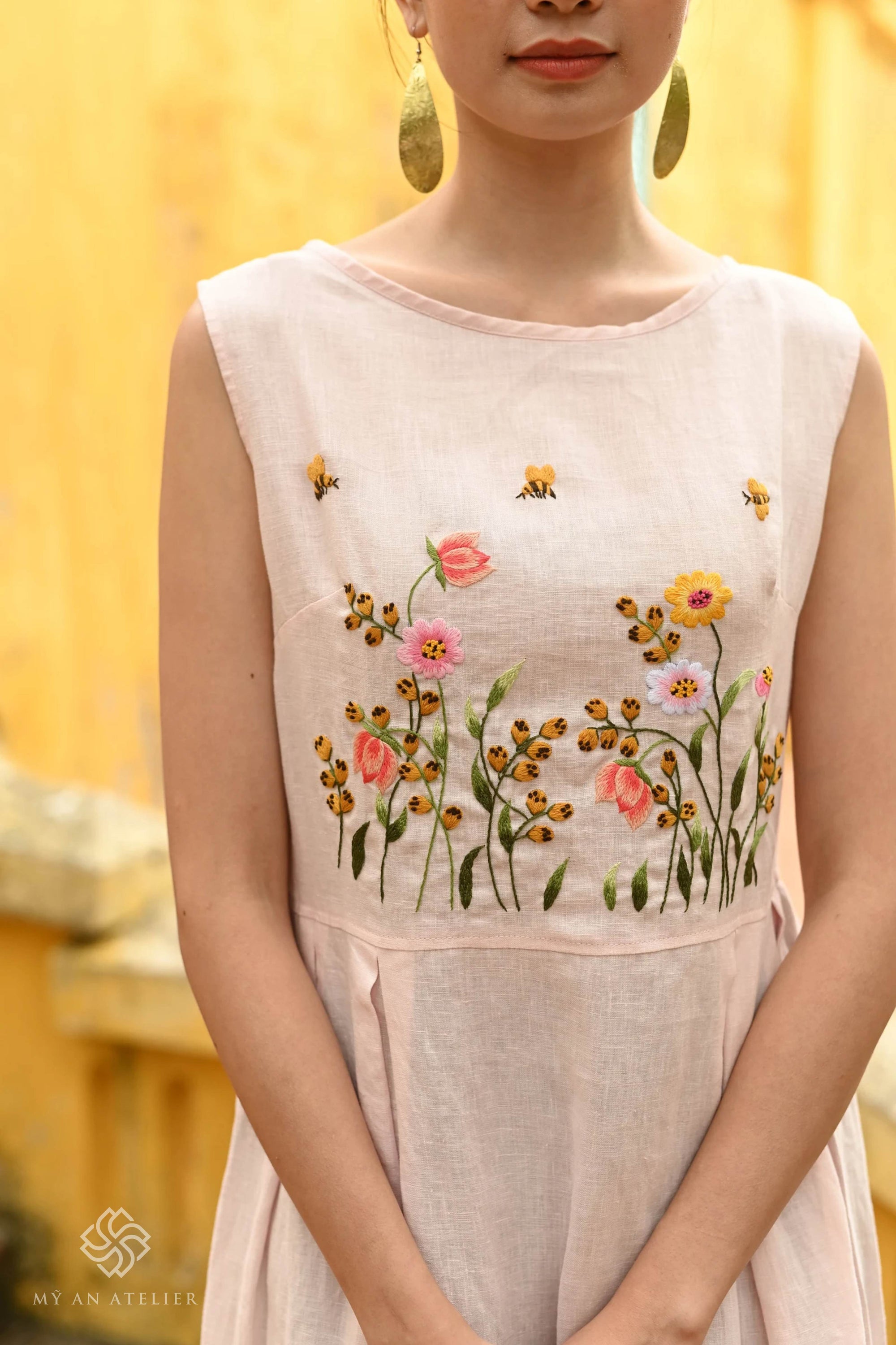 Linen Vietnamese women dress