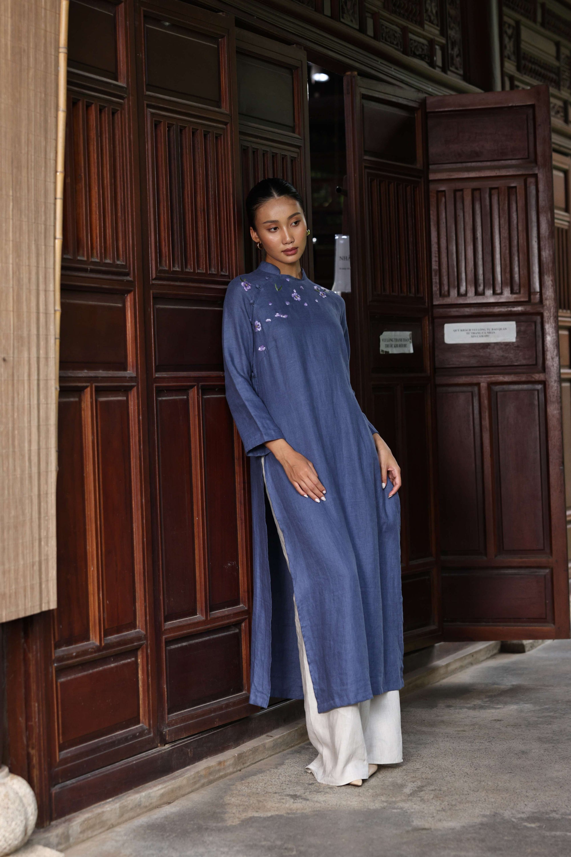 handmade embroidery linen ao dai
