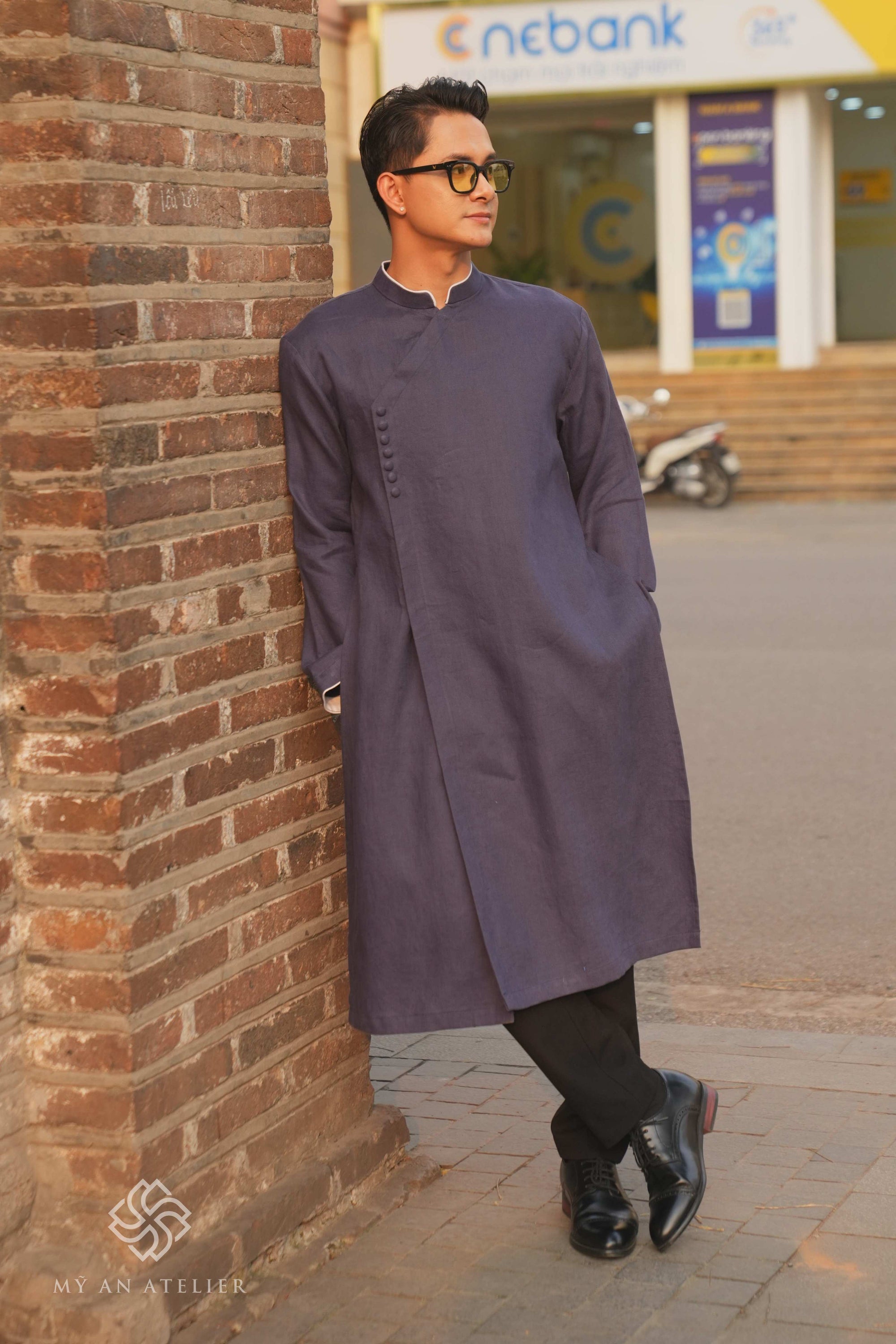 Linen Vietnamese ao dai for men