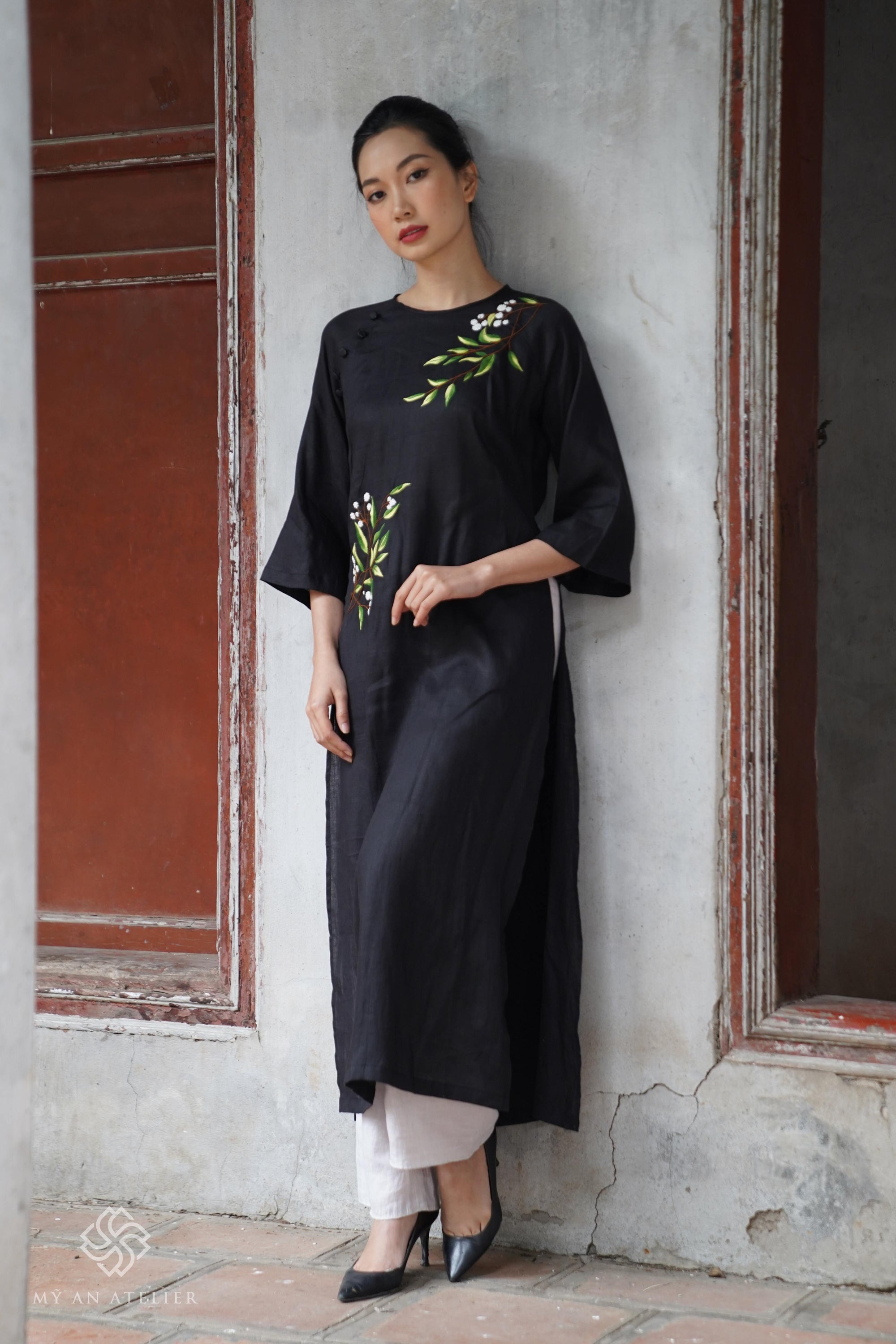 Linen ao dai with hand embroidery