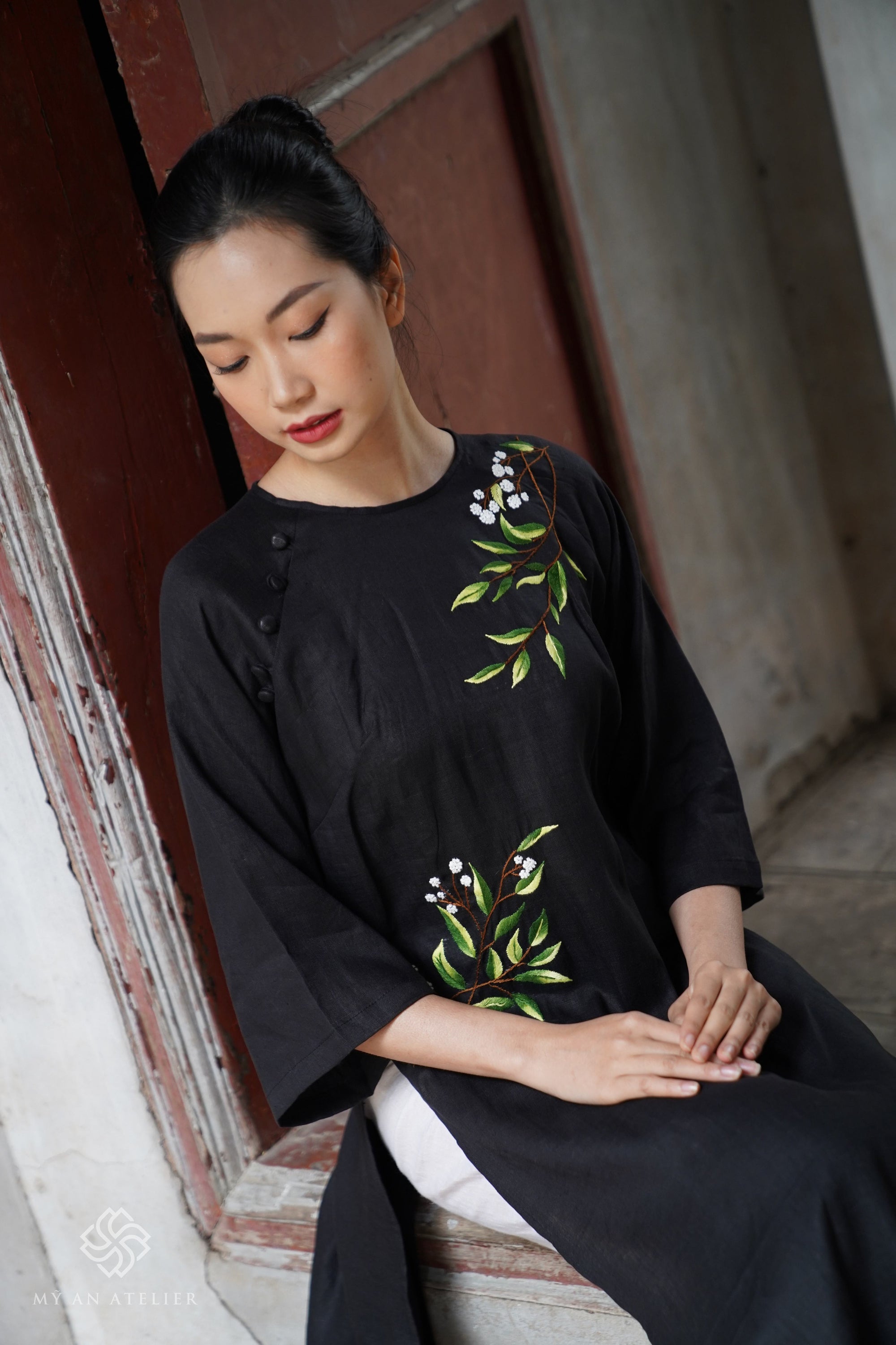 Linen ao dai with hand embroidery
