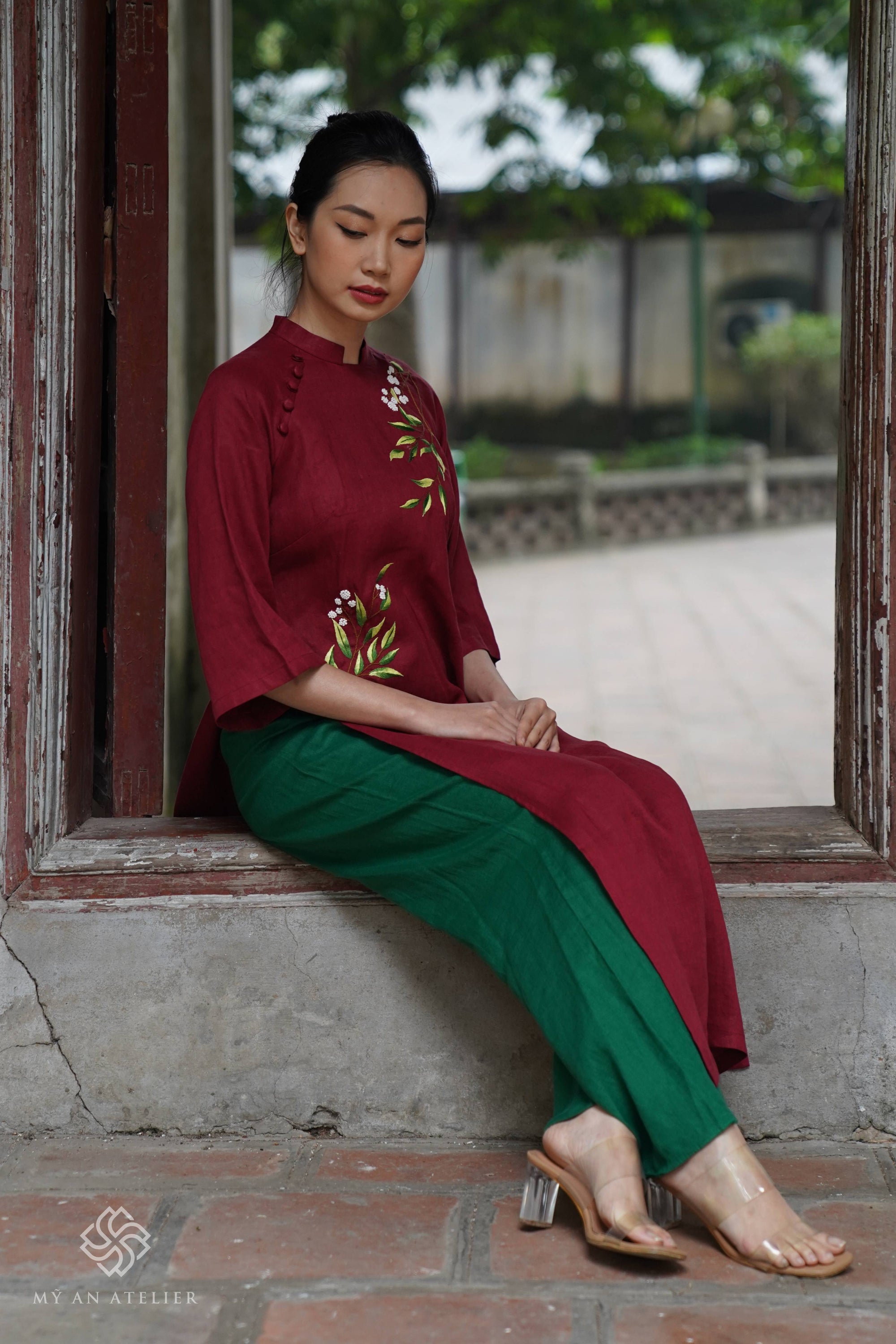 Linen ao dai with hand floral embroidery