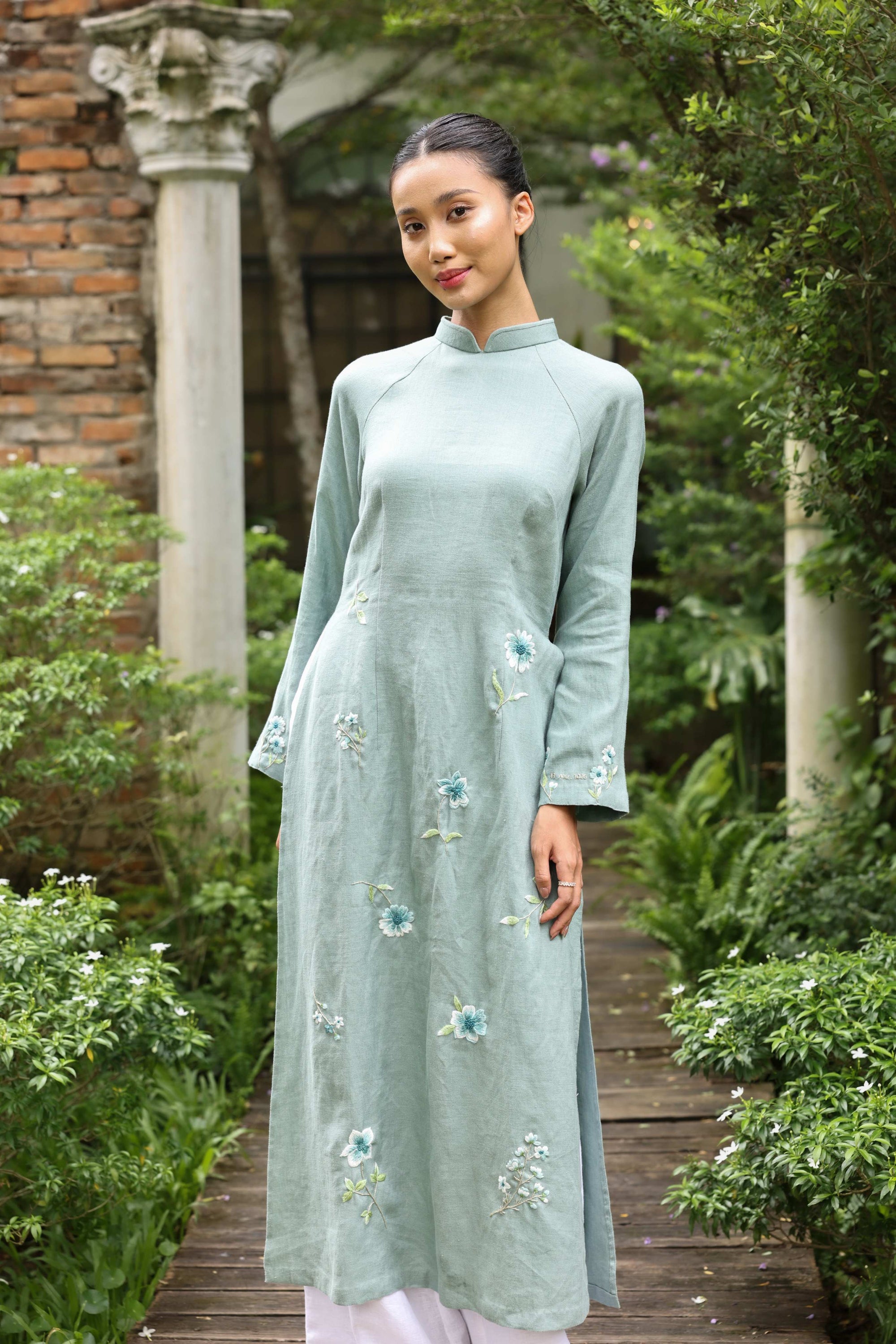 Linen hand-embroidered floral ao dai 