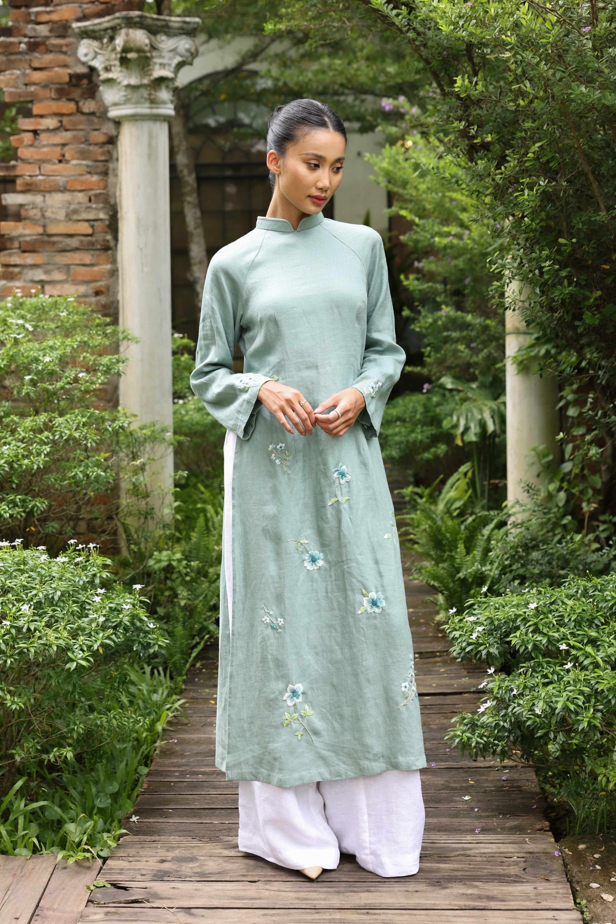 Linen hand-embroidered floral ao dai 