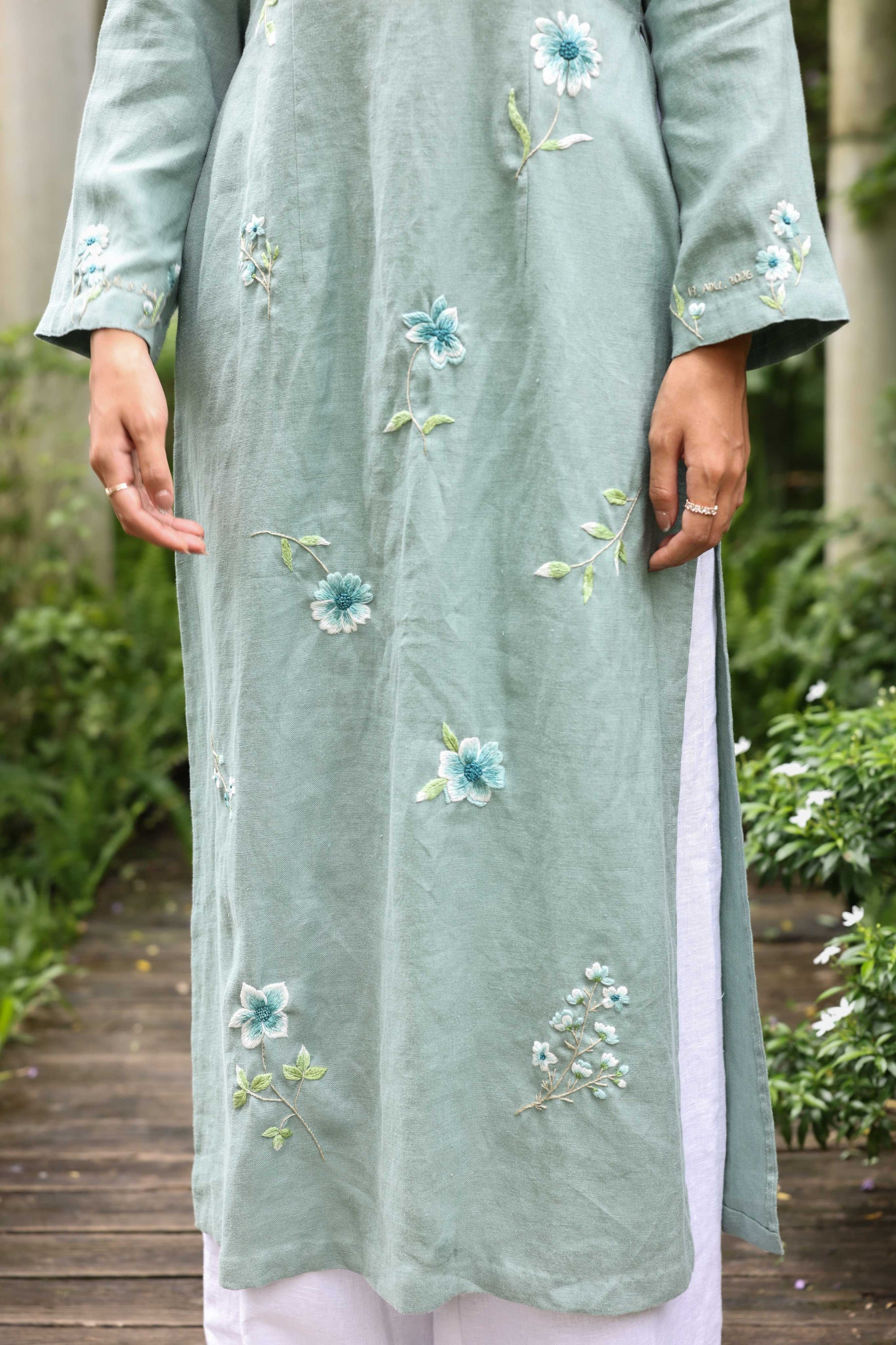Linen hand-embroidered floral ao dai 