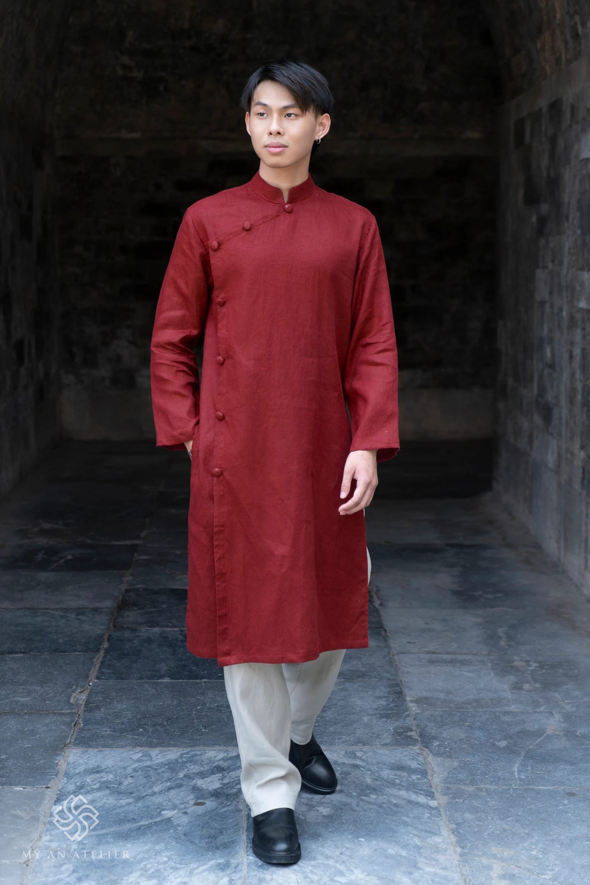 Linen men's ao dai Vietnam