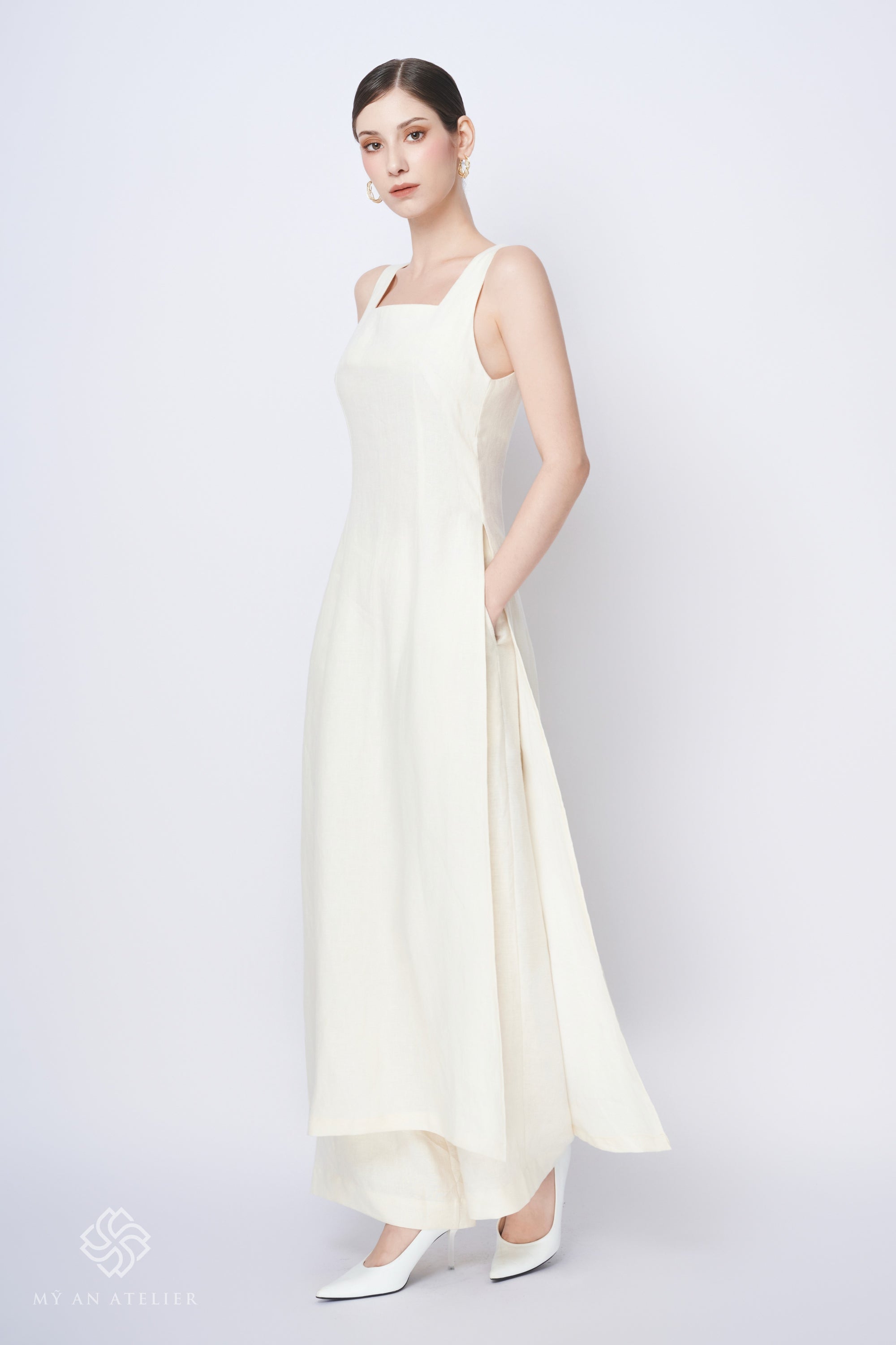 Linen modern sleeveless ao dai