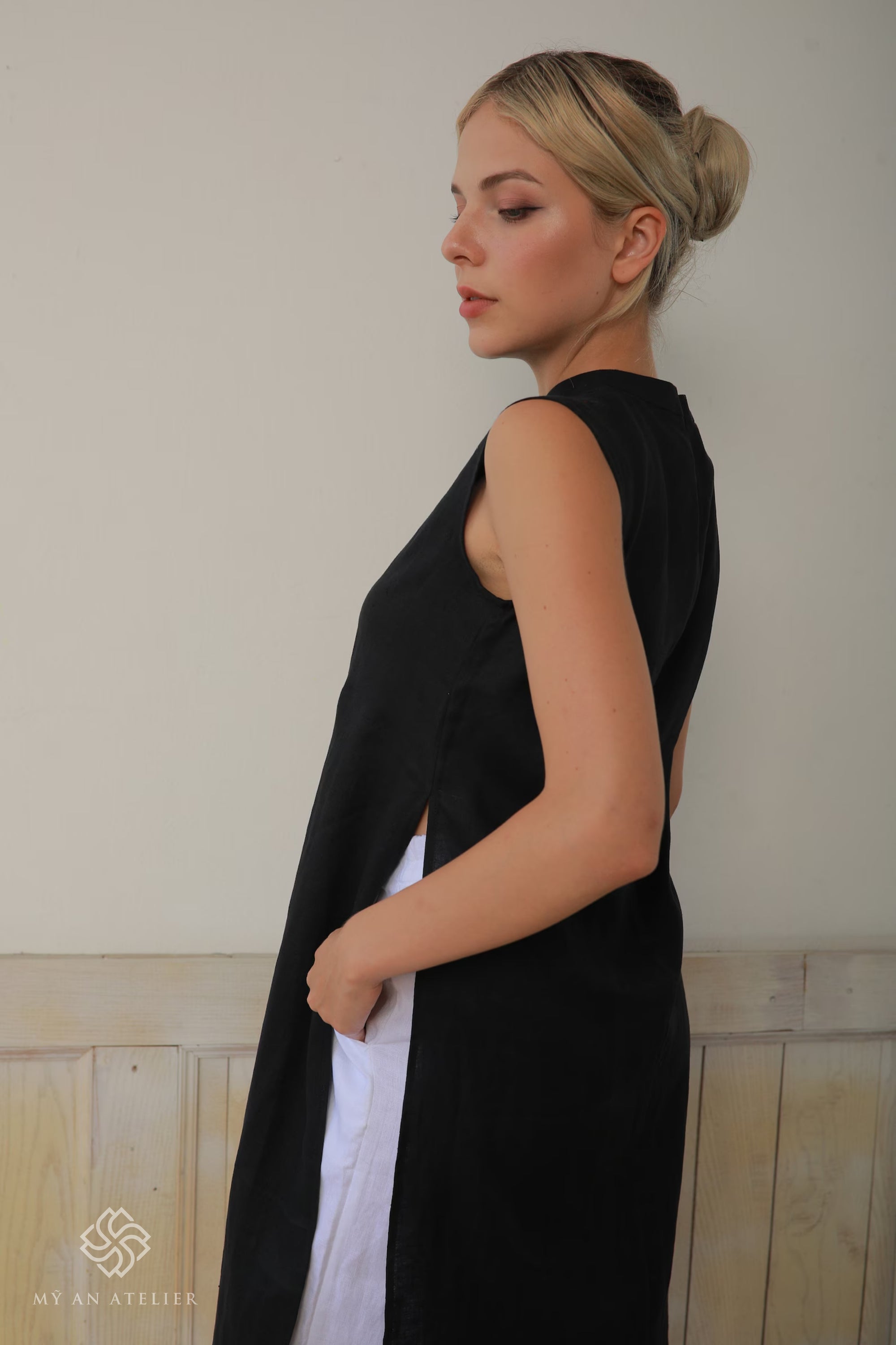 Linen sleeveless Vietnam tunic dress