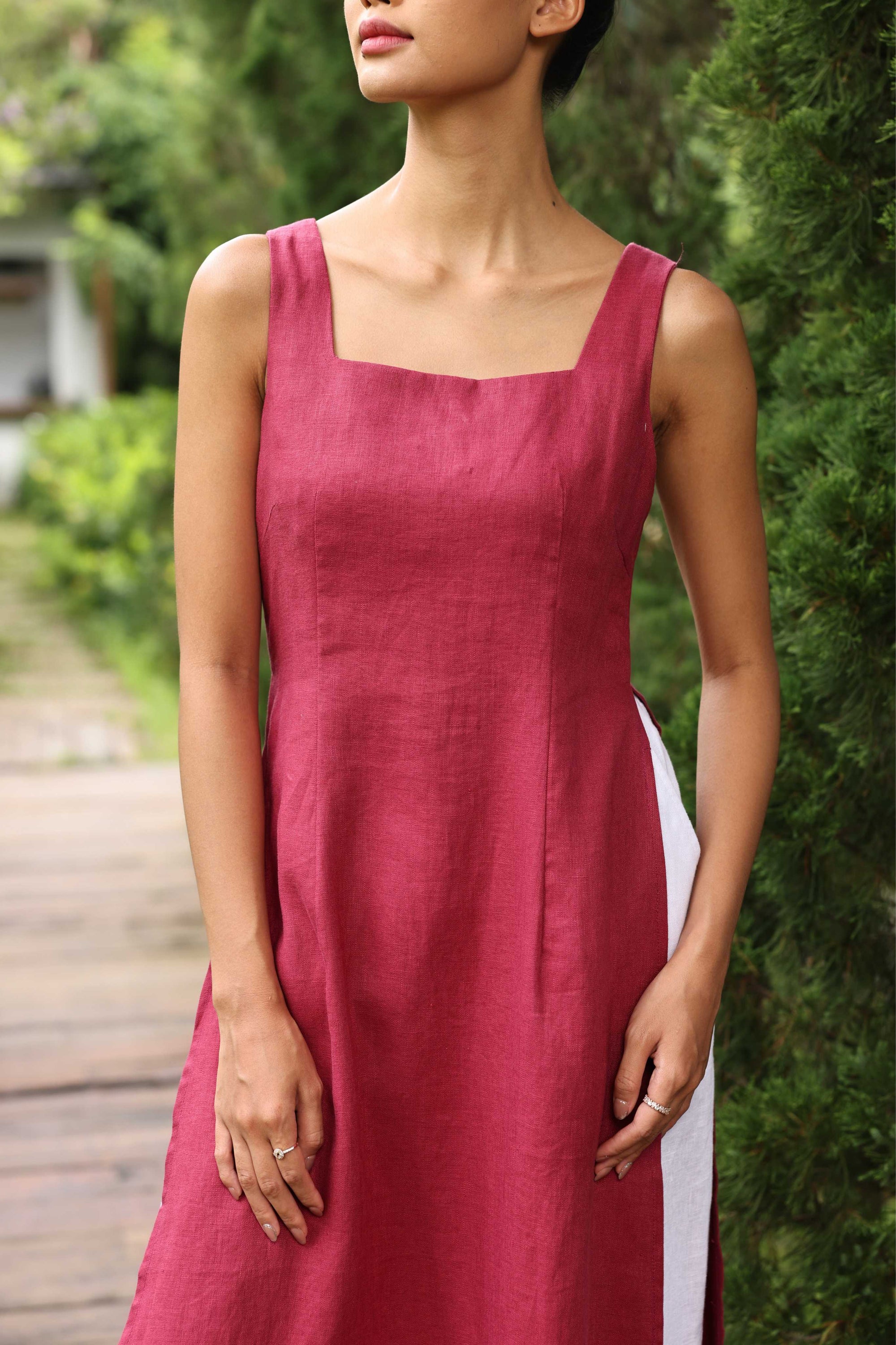 Linen sleeveless Vietnamese dress