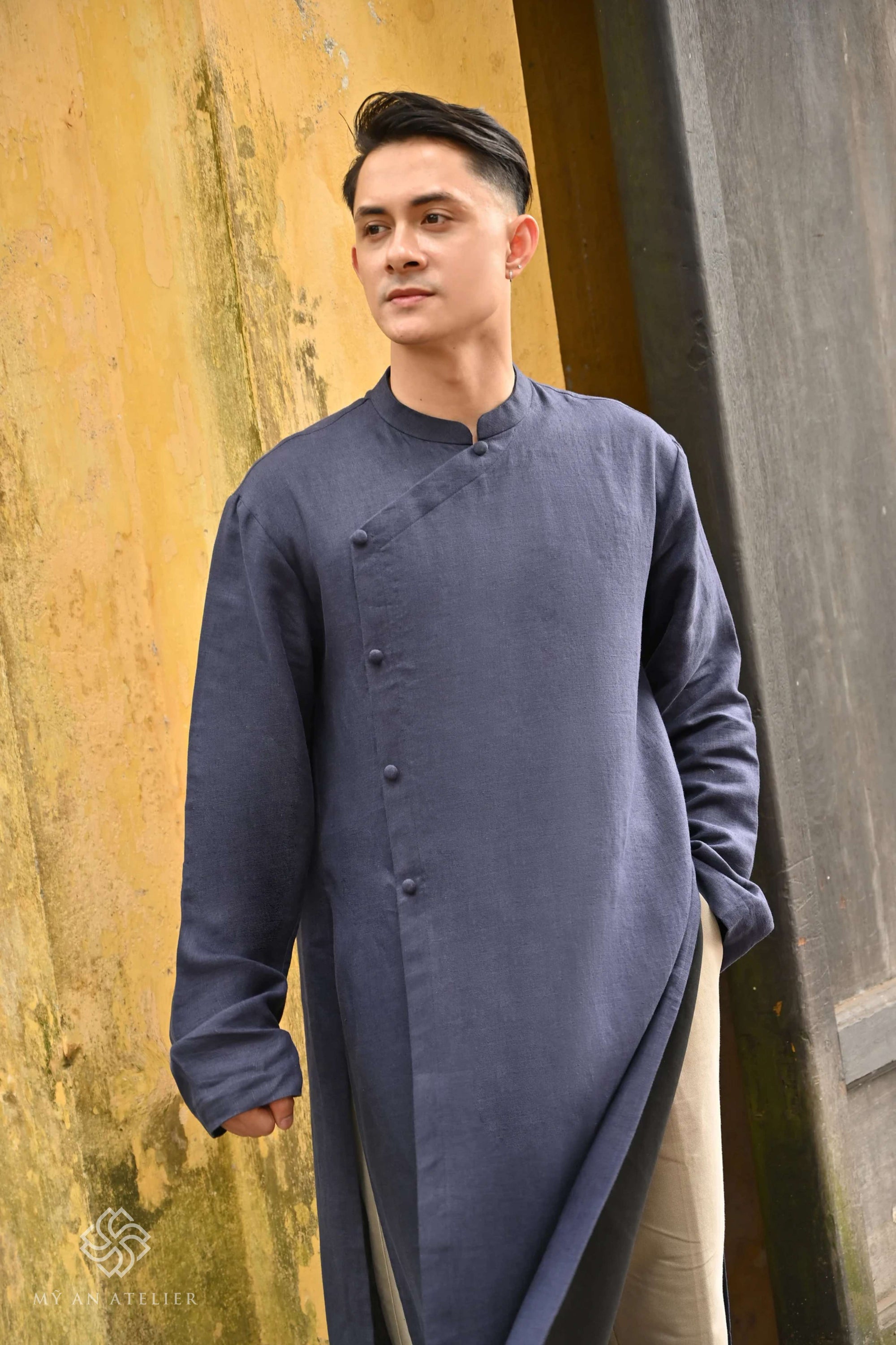 Linen Vietnamese ao dai men