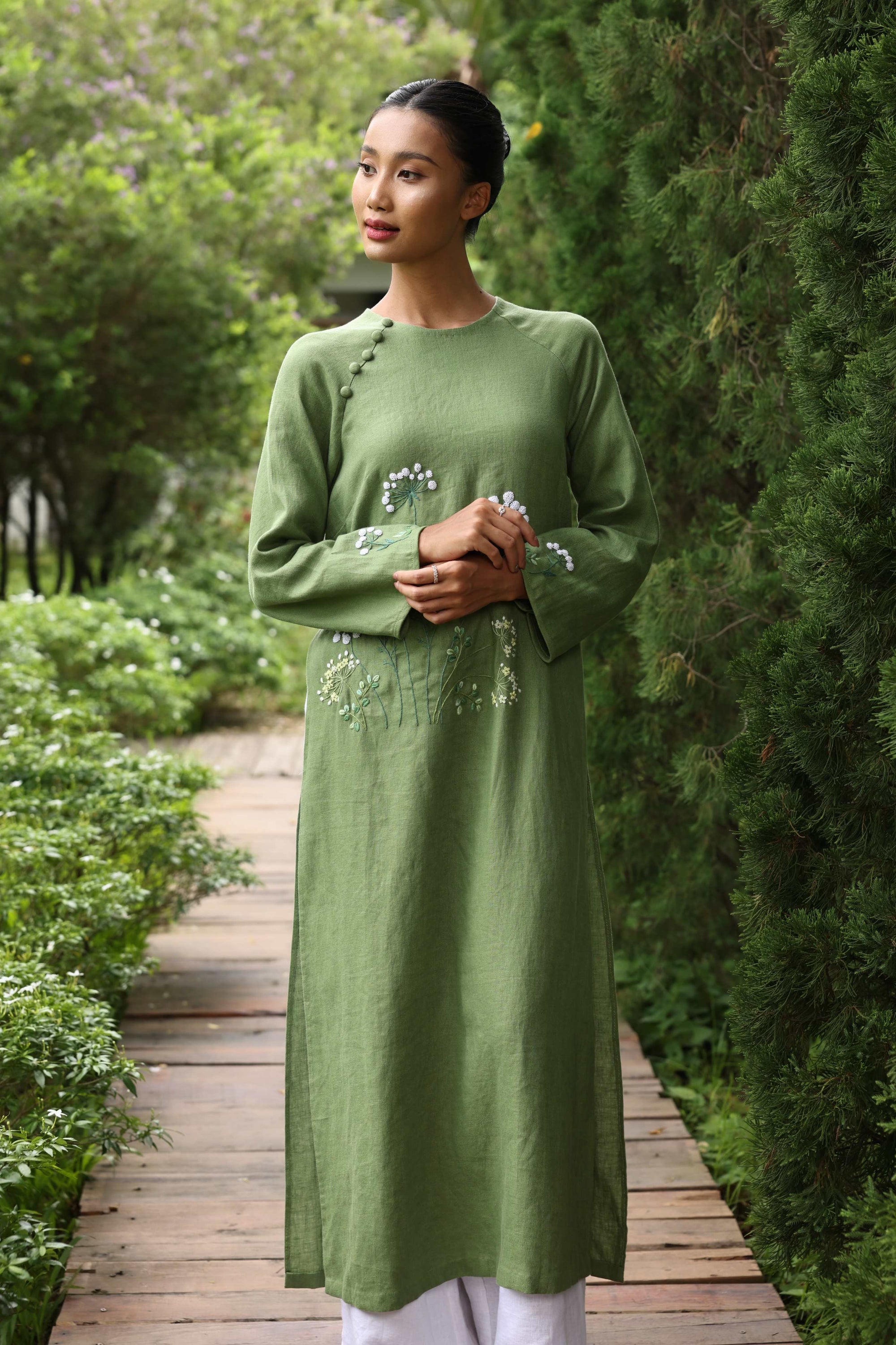 Linen Vietnamese national dress