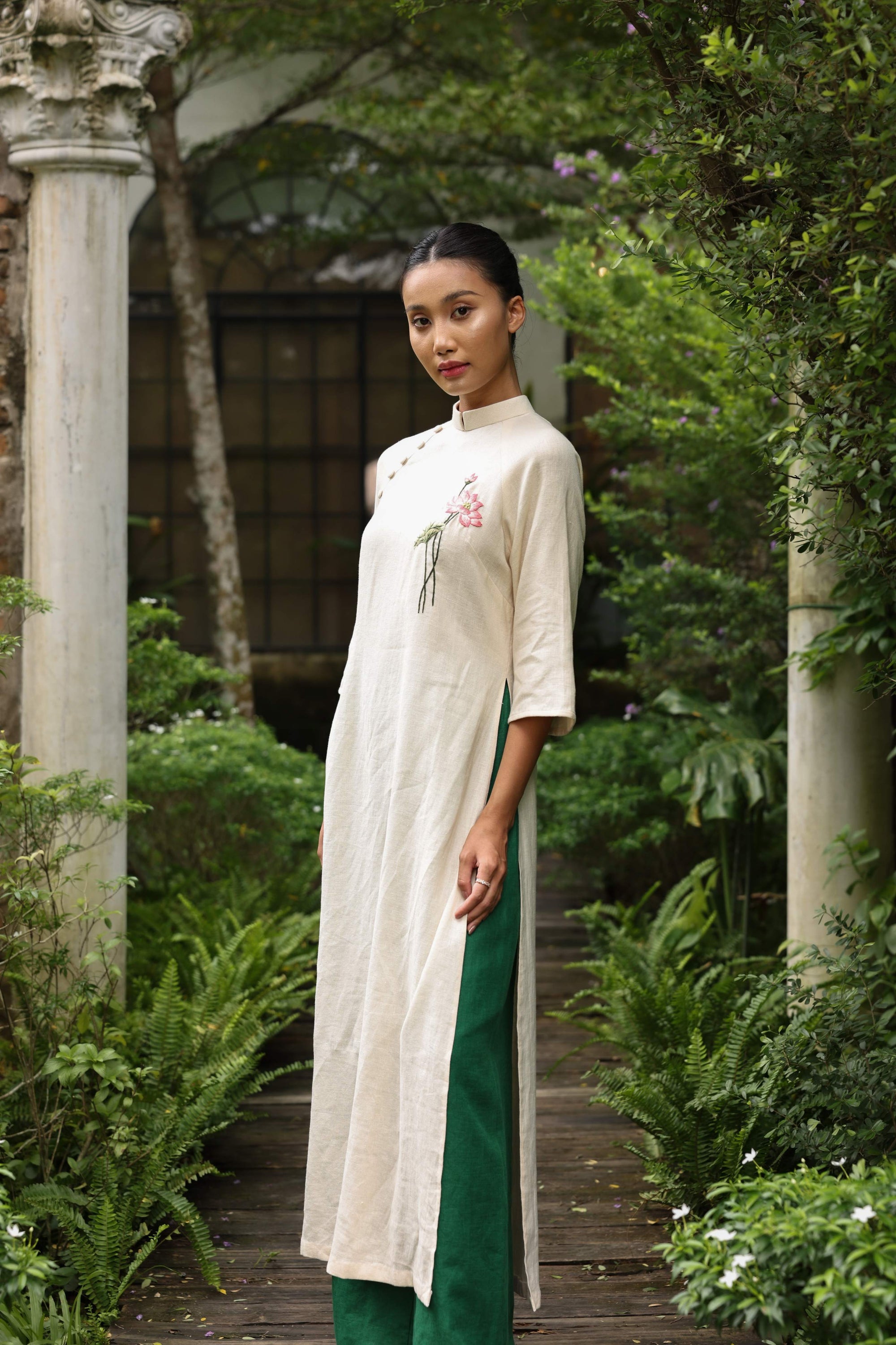 Linen Vietnamese traditional dress