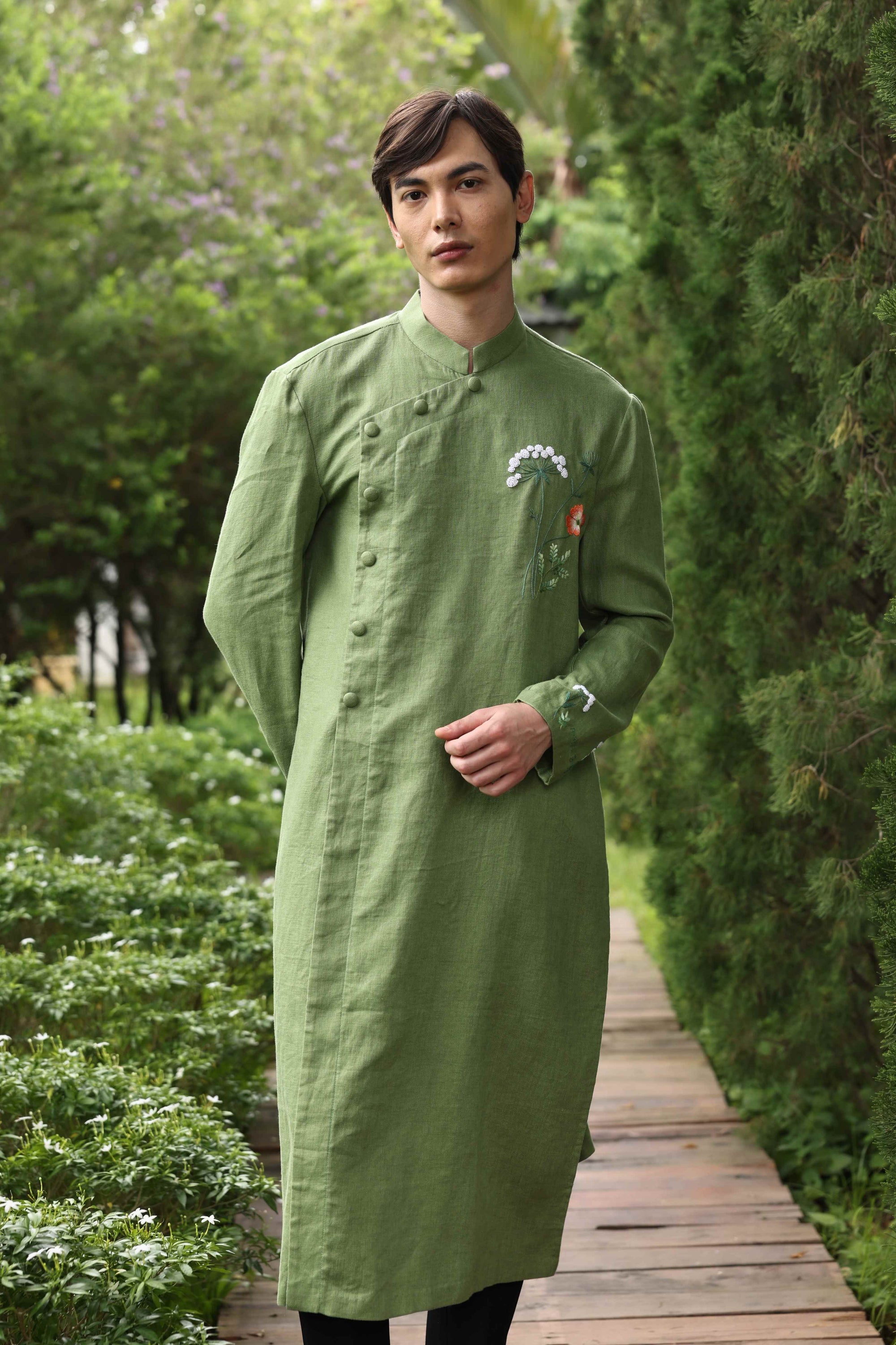 Men’s traditional Vietnamese attire