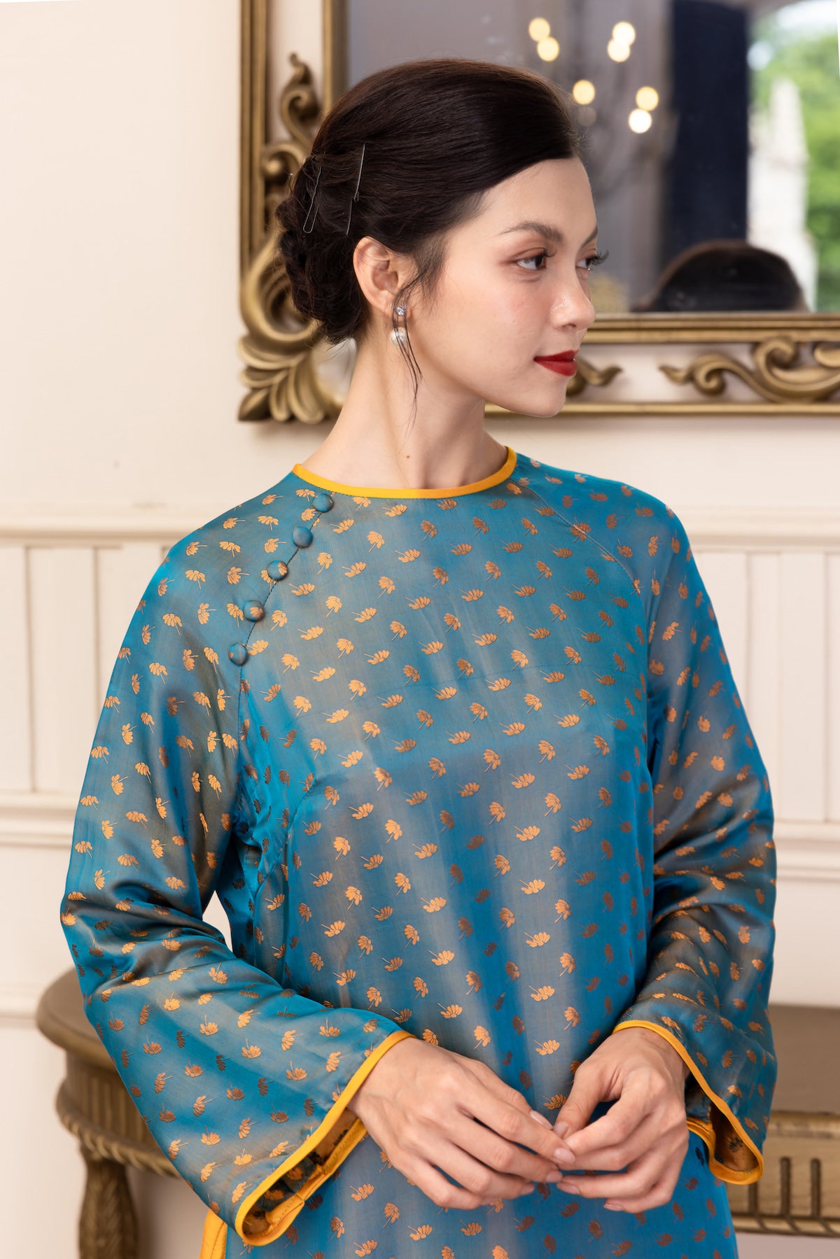 Modern silk ao dai