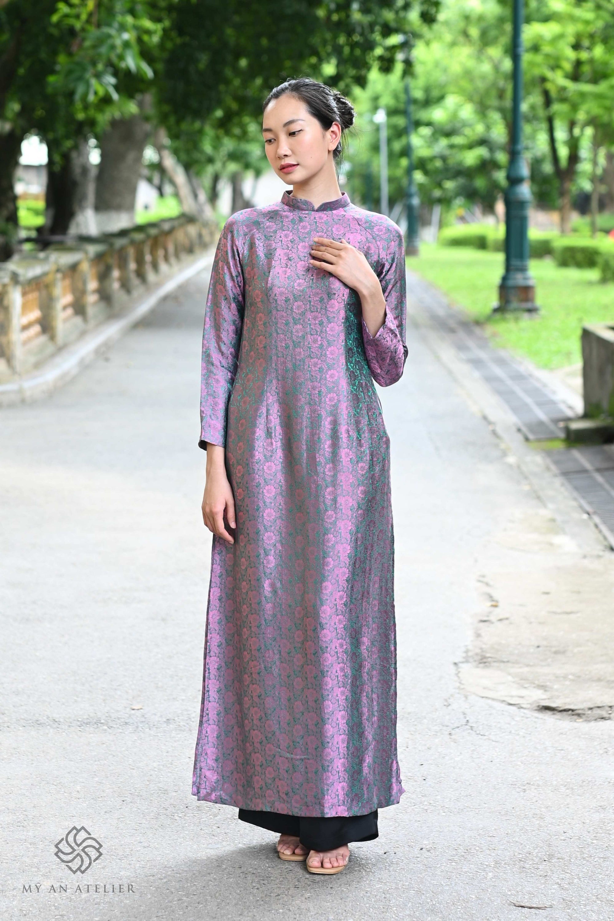 Mulberry silk Vietnam costume for female