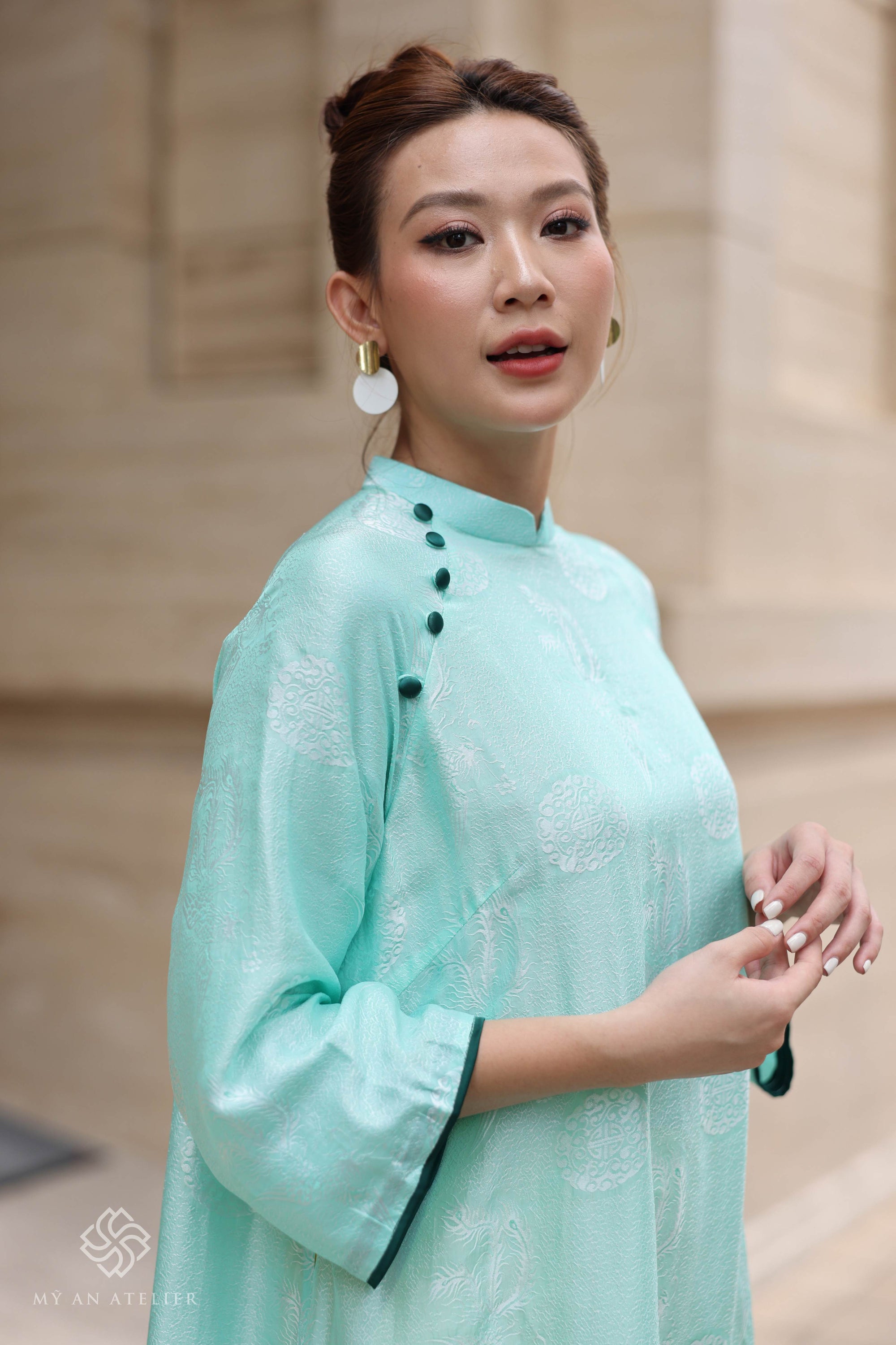 Mulberry silk loose ao dai