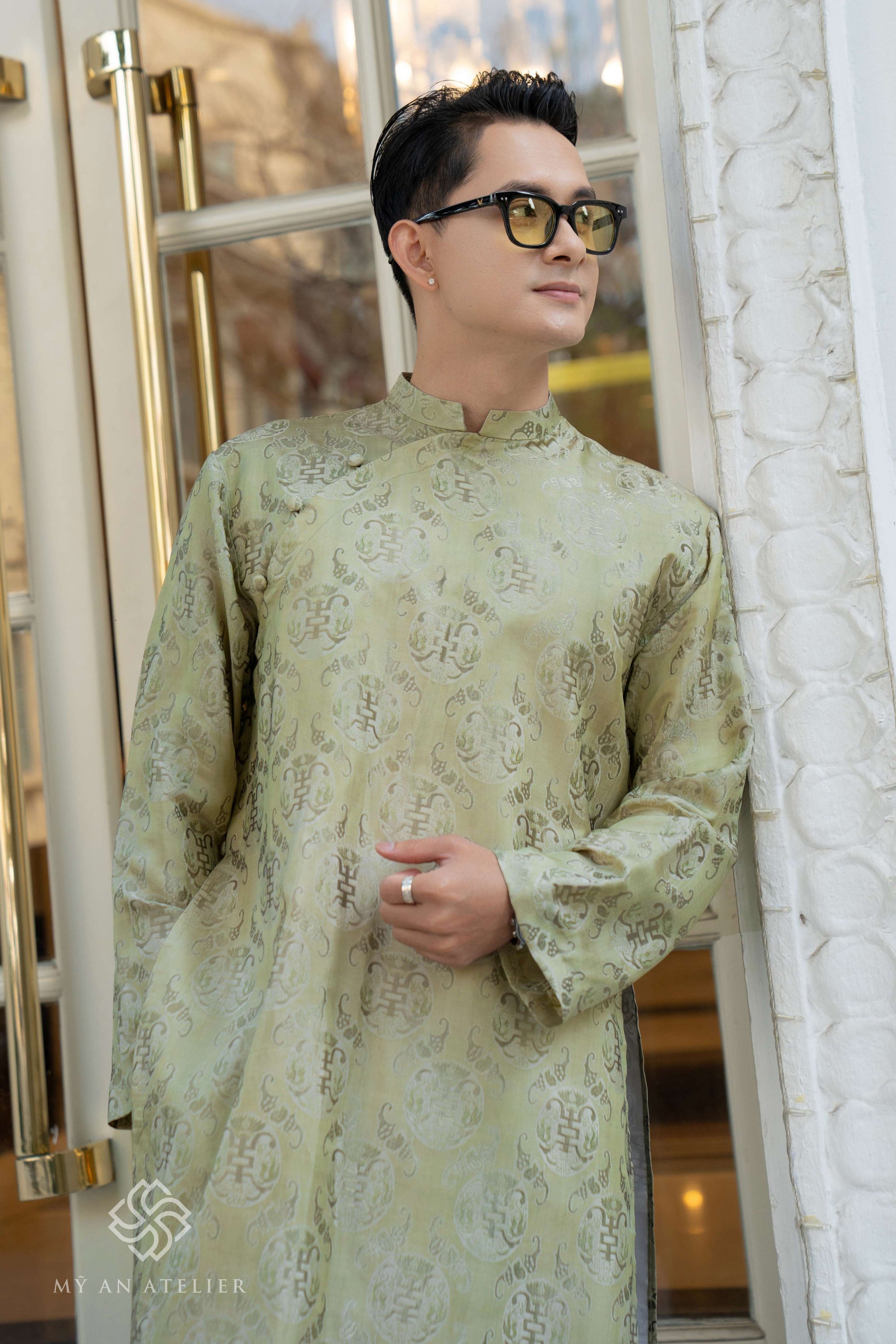 Mulberry silk men Vietnamese ao dai