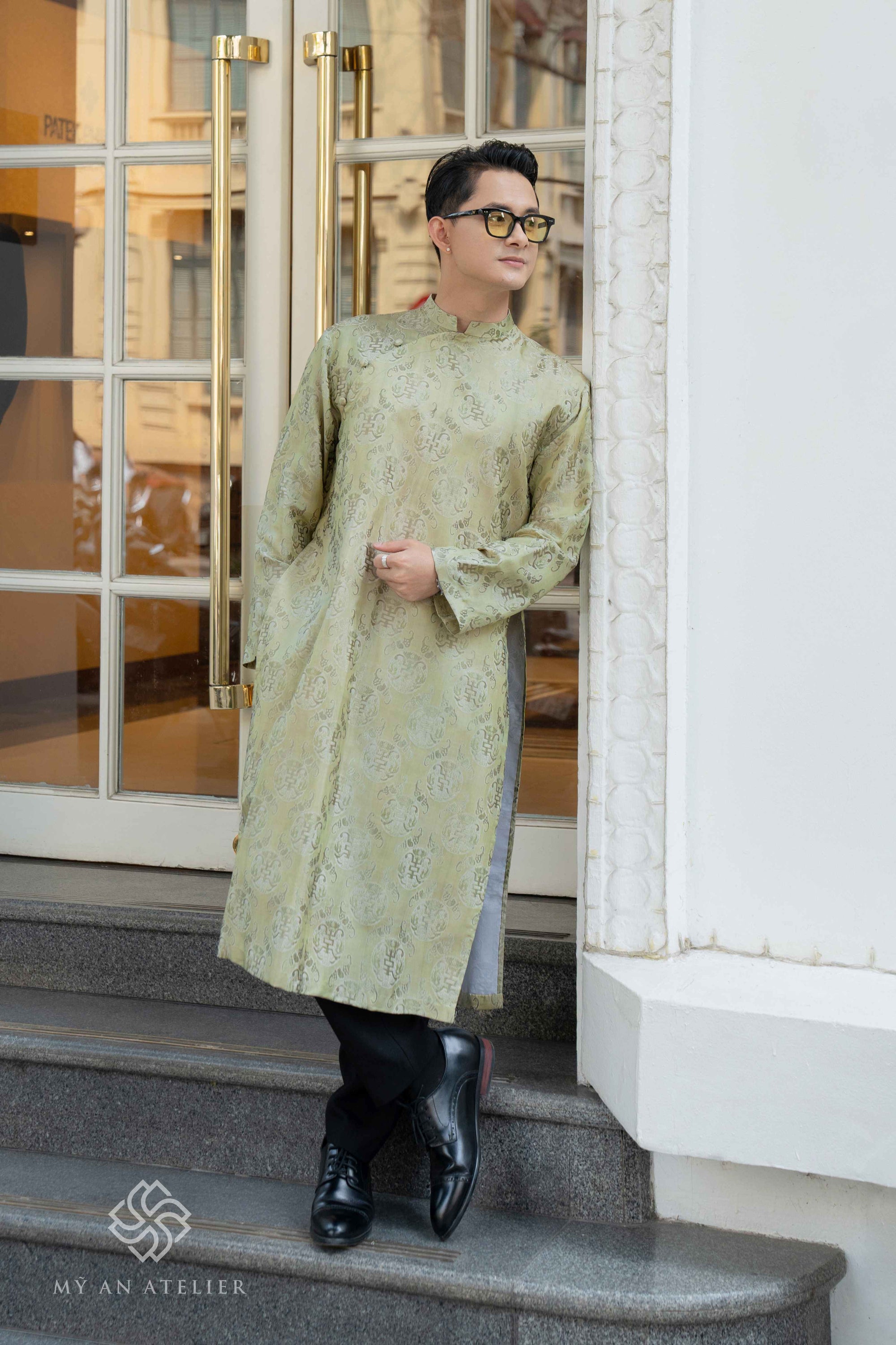 Mulberry silk men Vietnamese ao dai