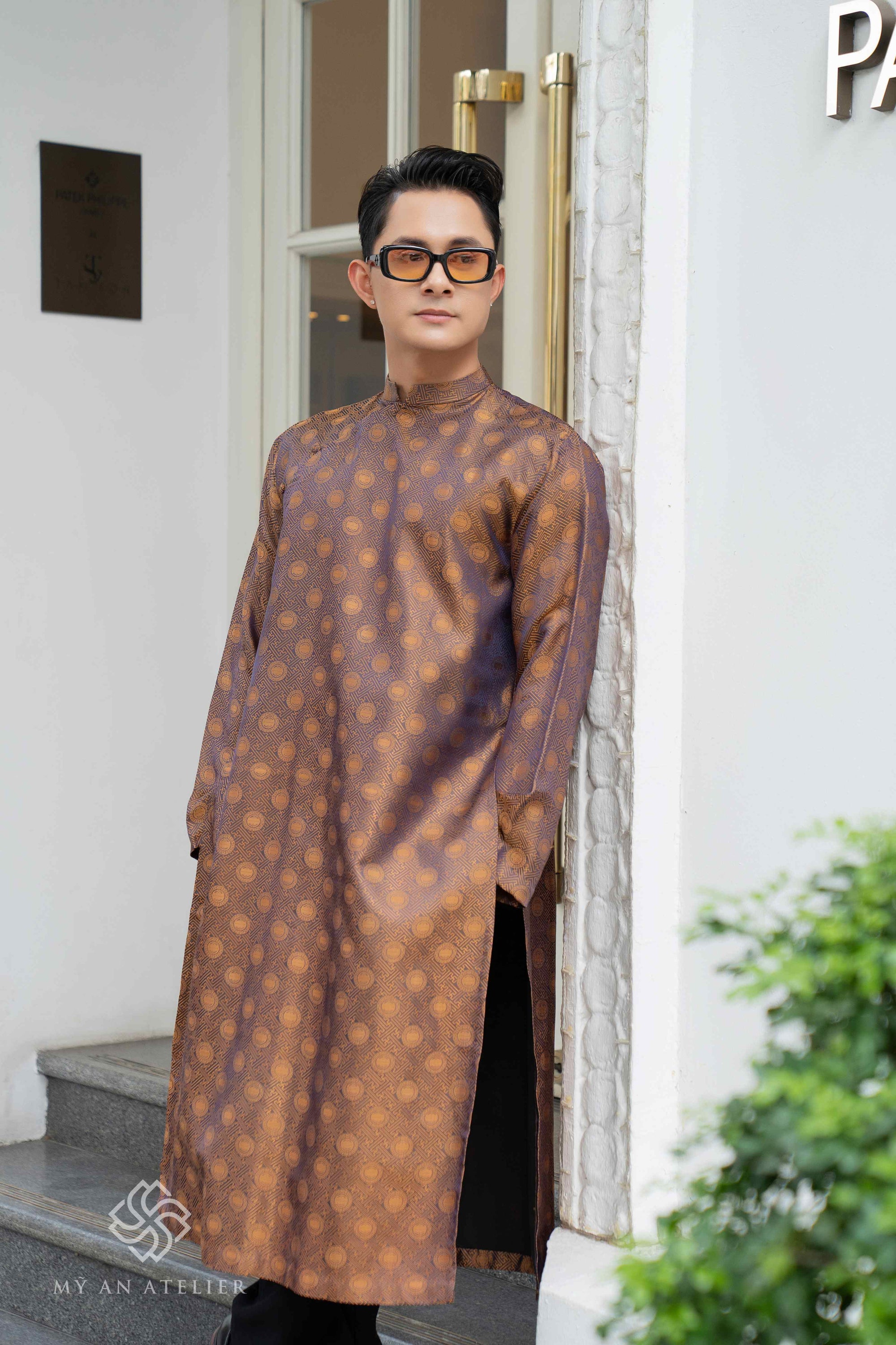 Mulberry silk men Vietnamese custom dress
