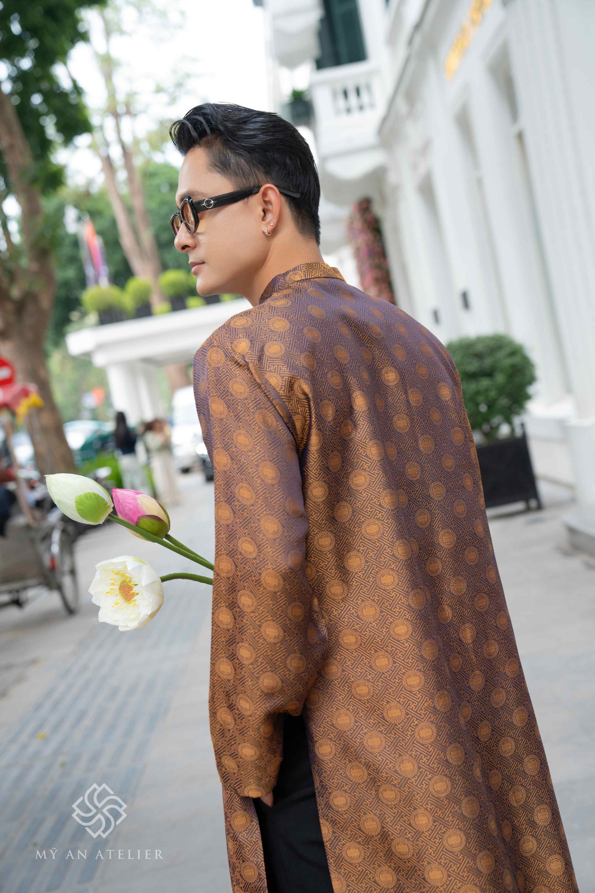 Mulberry silk men Vietnamese custom dress