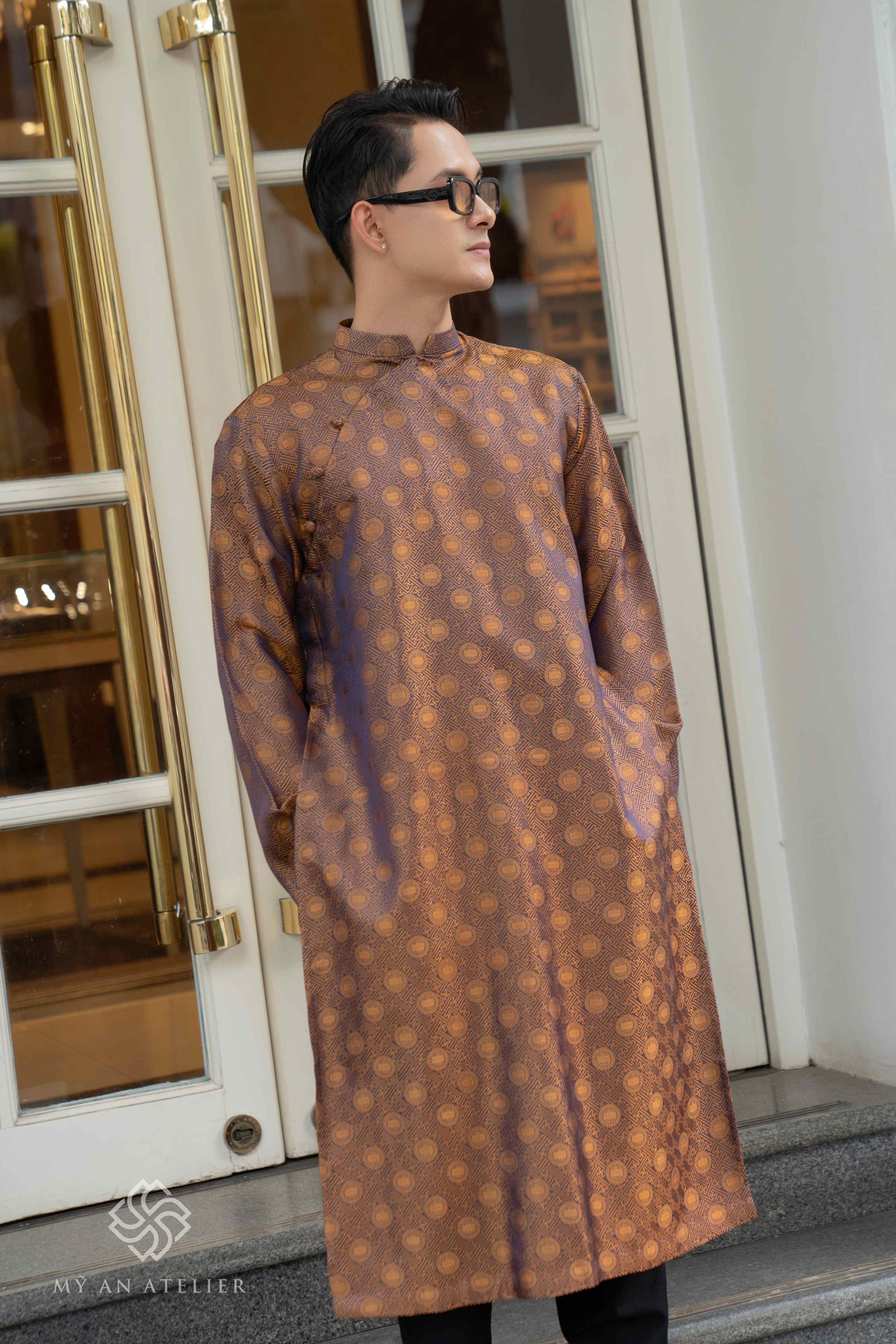 Mulberry silk men Vietnamese custom dress