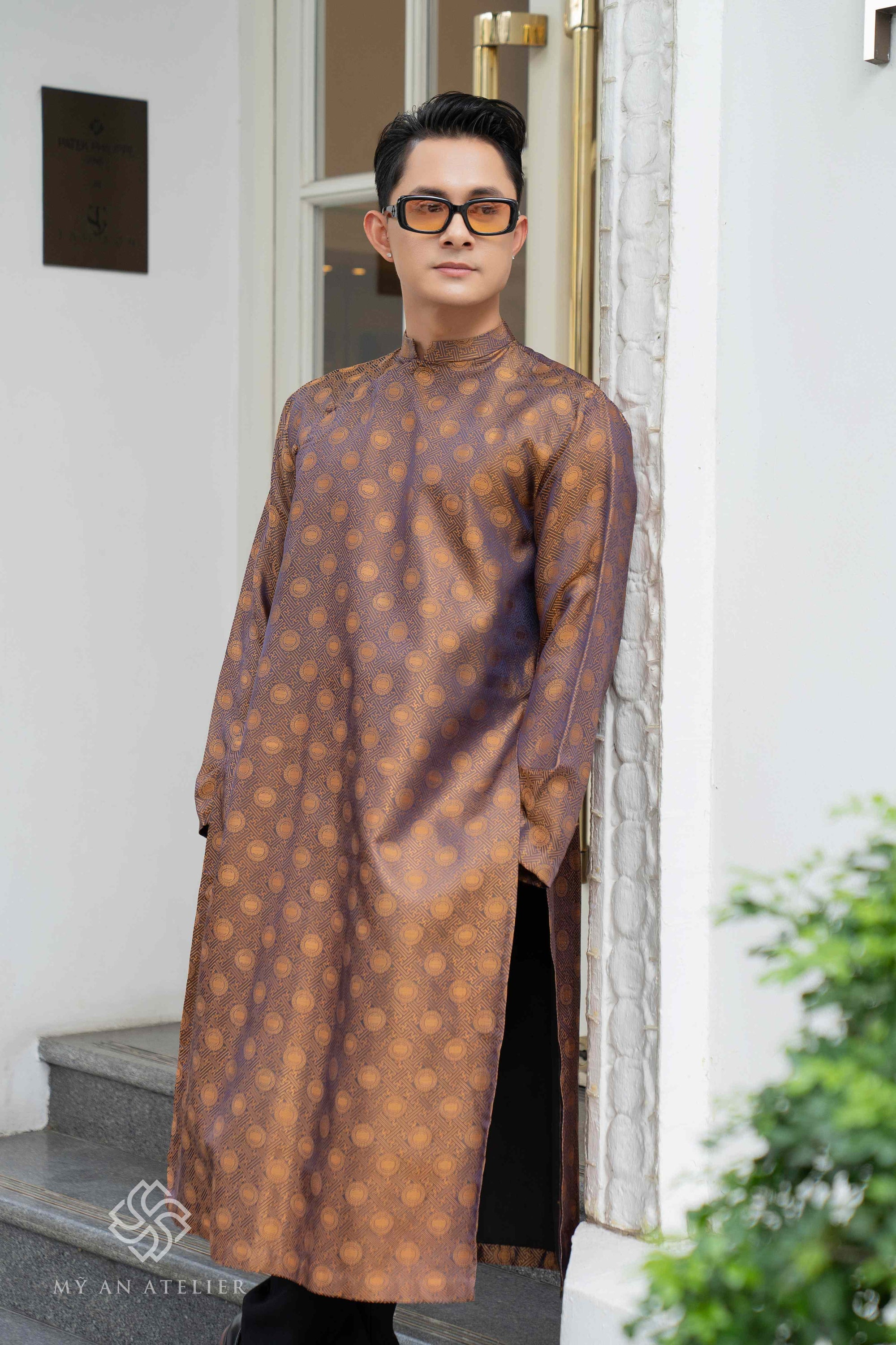 Mulberry silk men Vietnamese custom dress