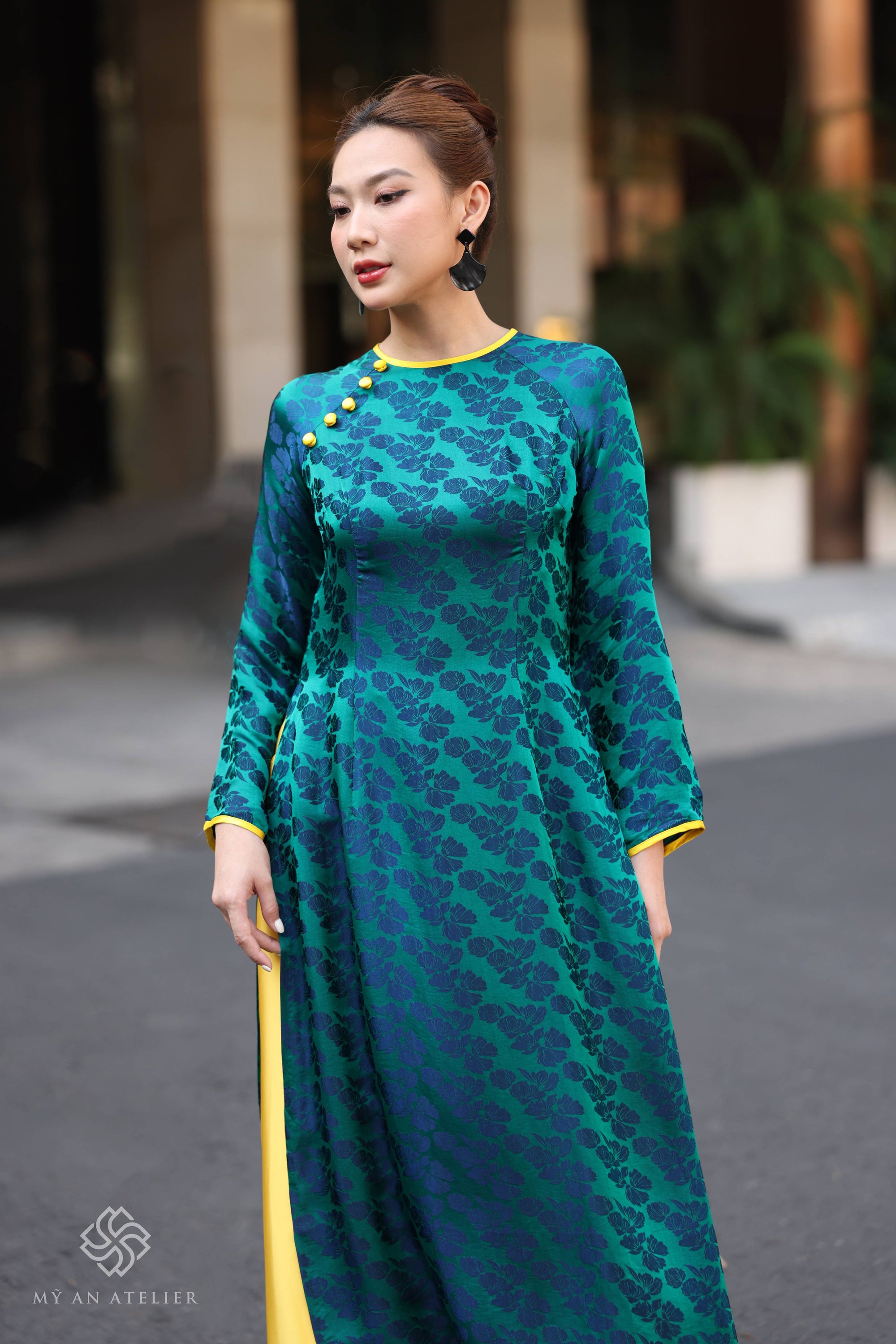 Mulberry silk traditional Vietnamese dress