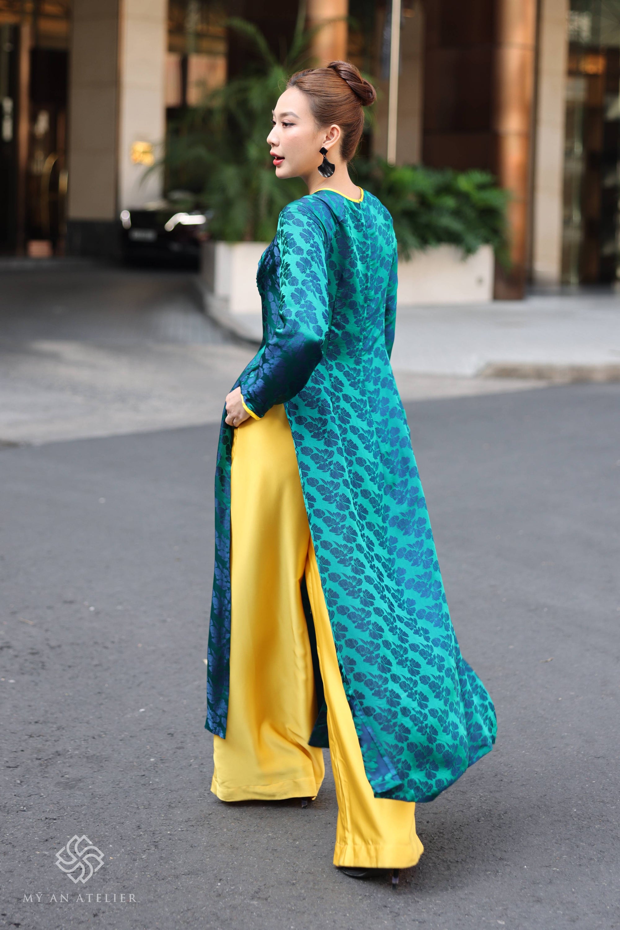 Mulberry silk traditional Vietnamese dress