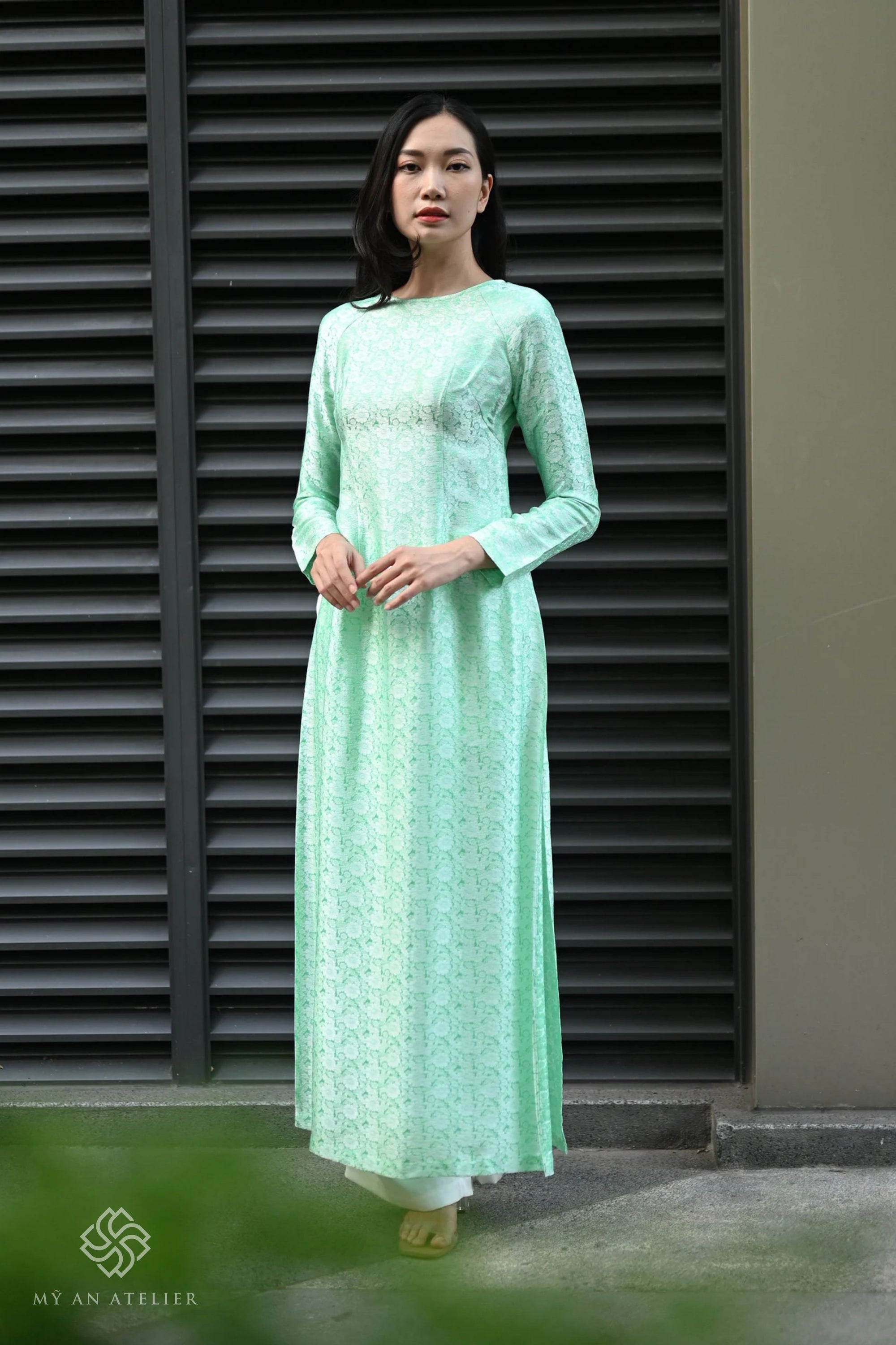 Mulberry silk Vietnam costume for female