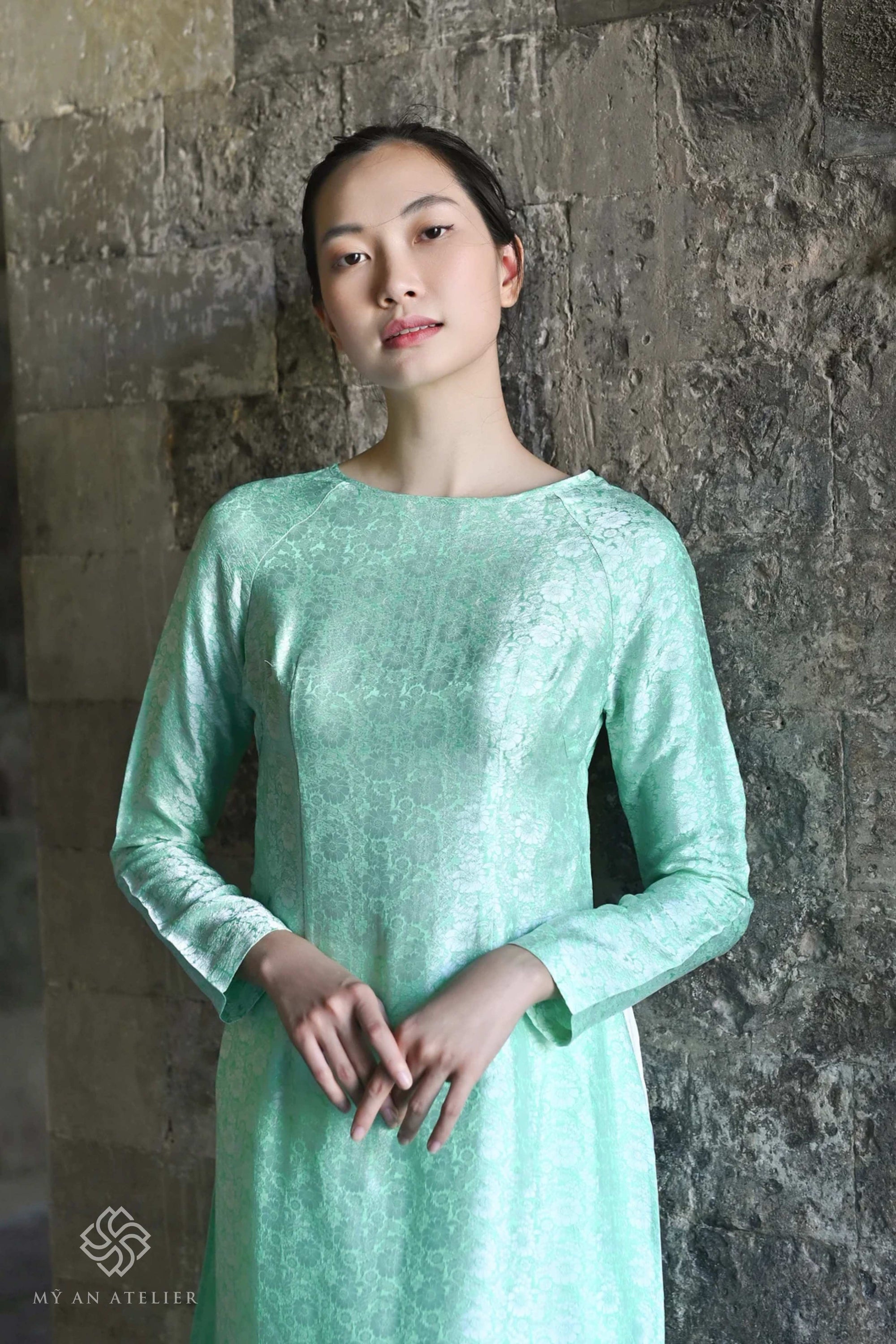 Mulberry silk Vietnam costume for female