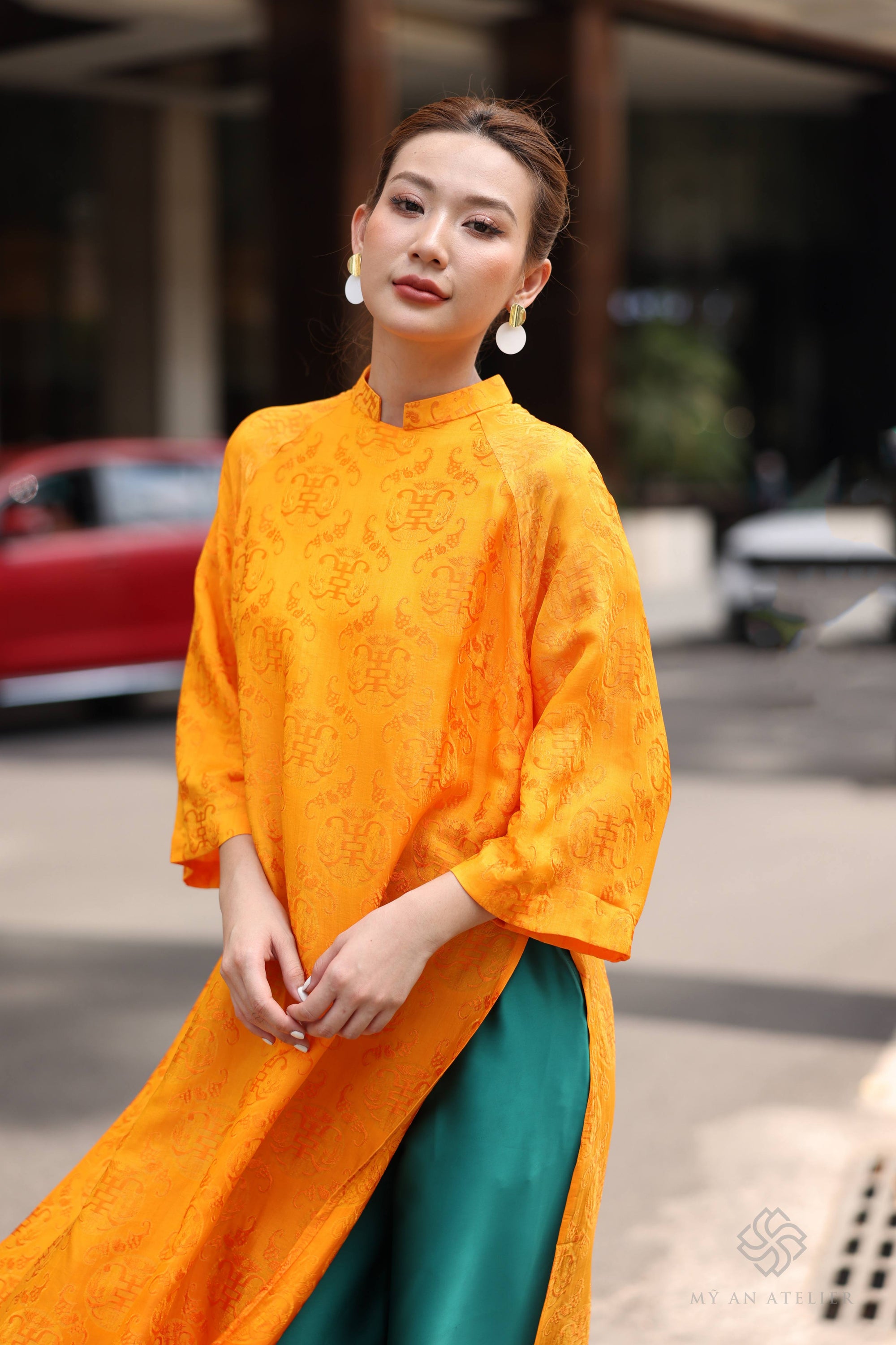 Mulberry silk Vietnamese national dress