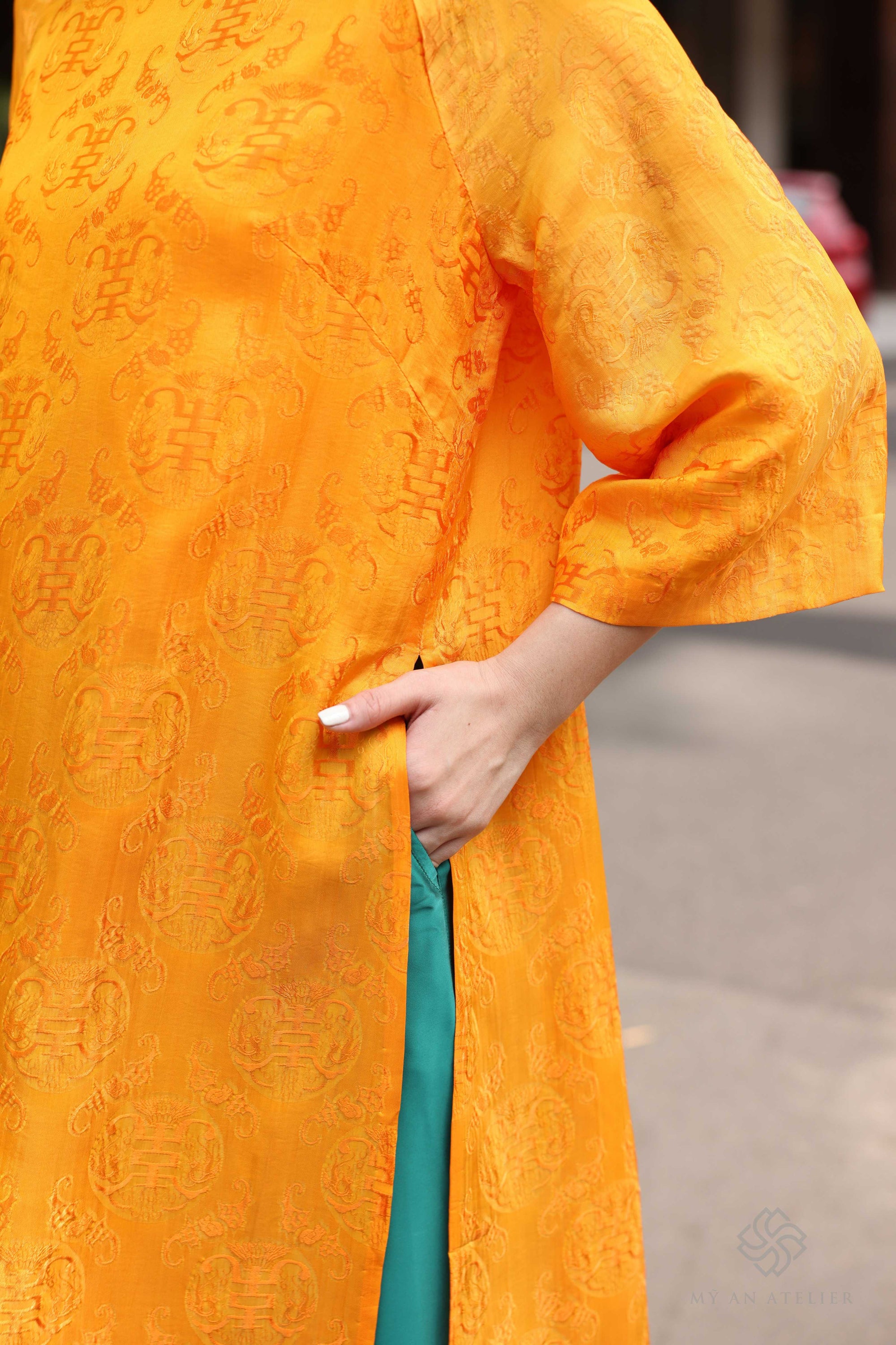 Mulberry silk Vietnamese national dress