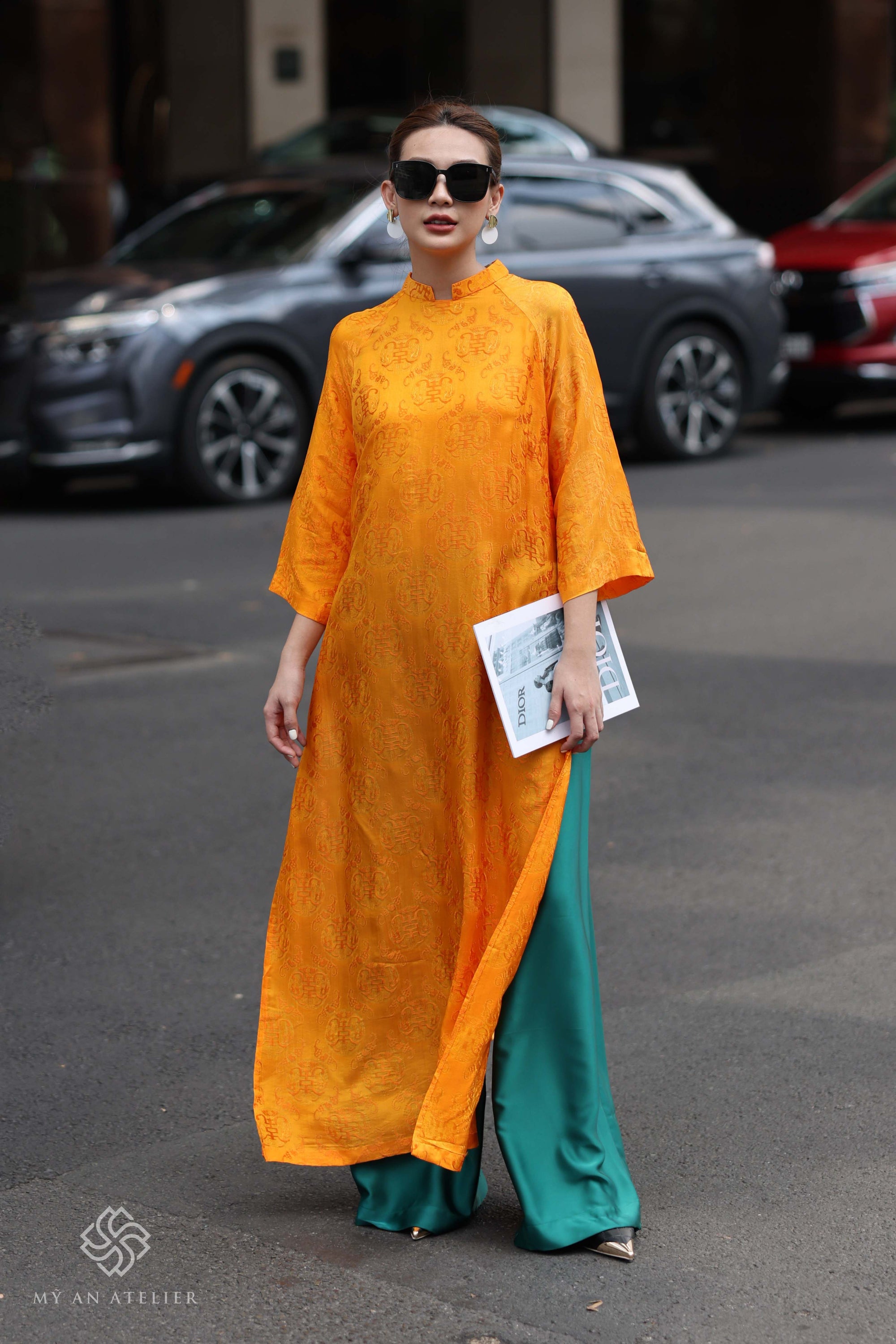 Mulberry silk Vietnamese national dress