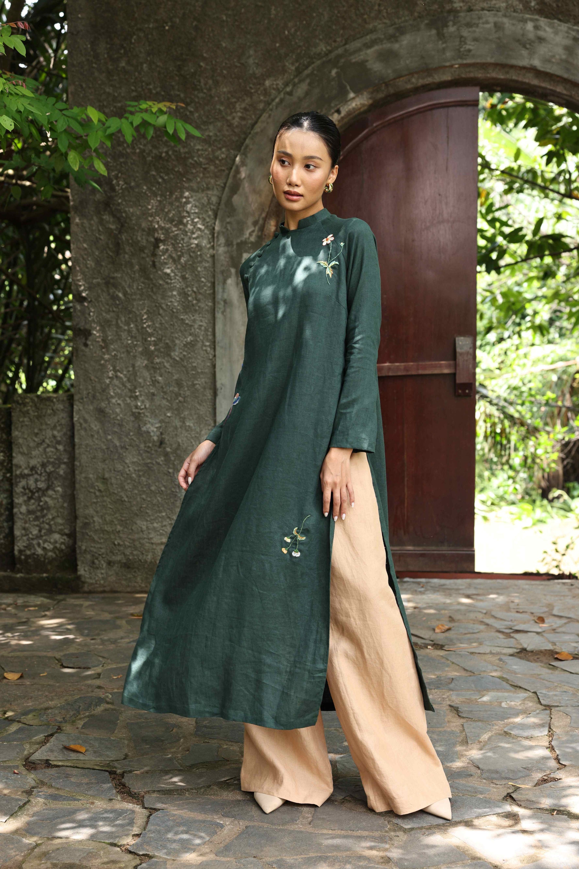 plus size Vietnamese linen ao dai